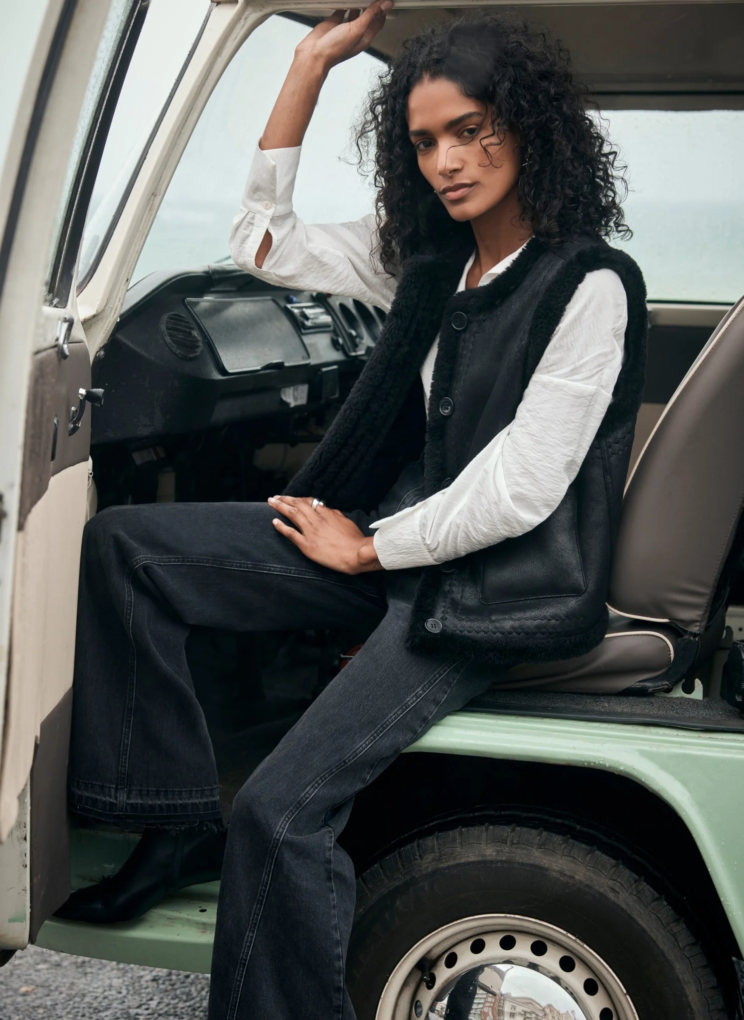 2474-black-reversible-borg-gilet-2.webp Black Reversible Borg Gilet