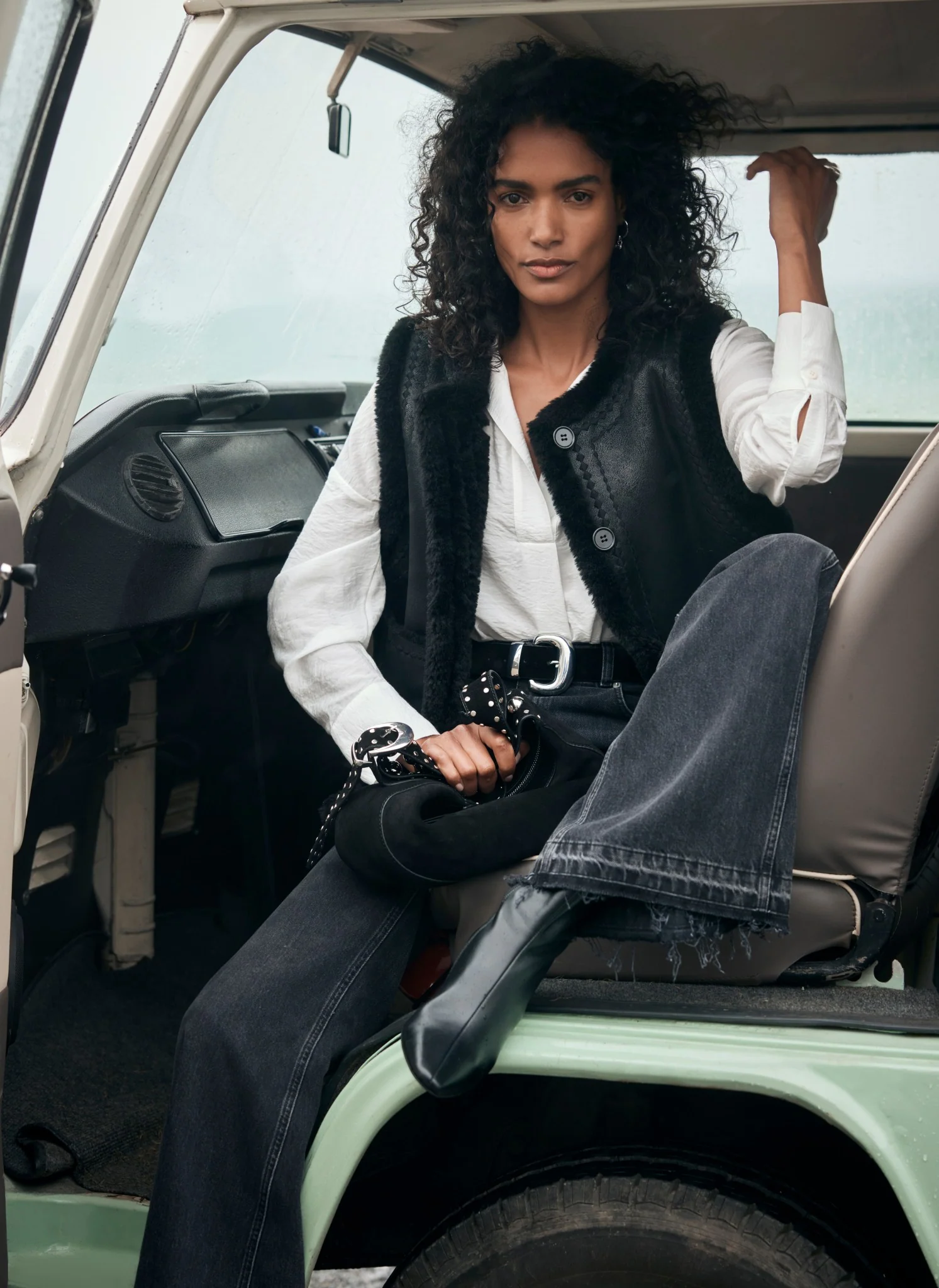 2474-black-reversible-borg-gilet-4.webp Black Reversible Borg Gilet