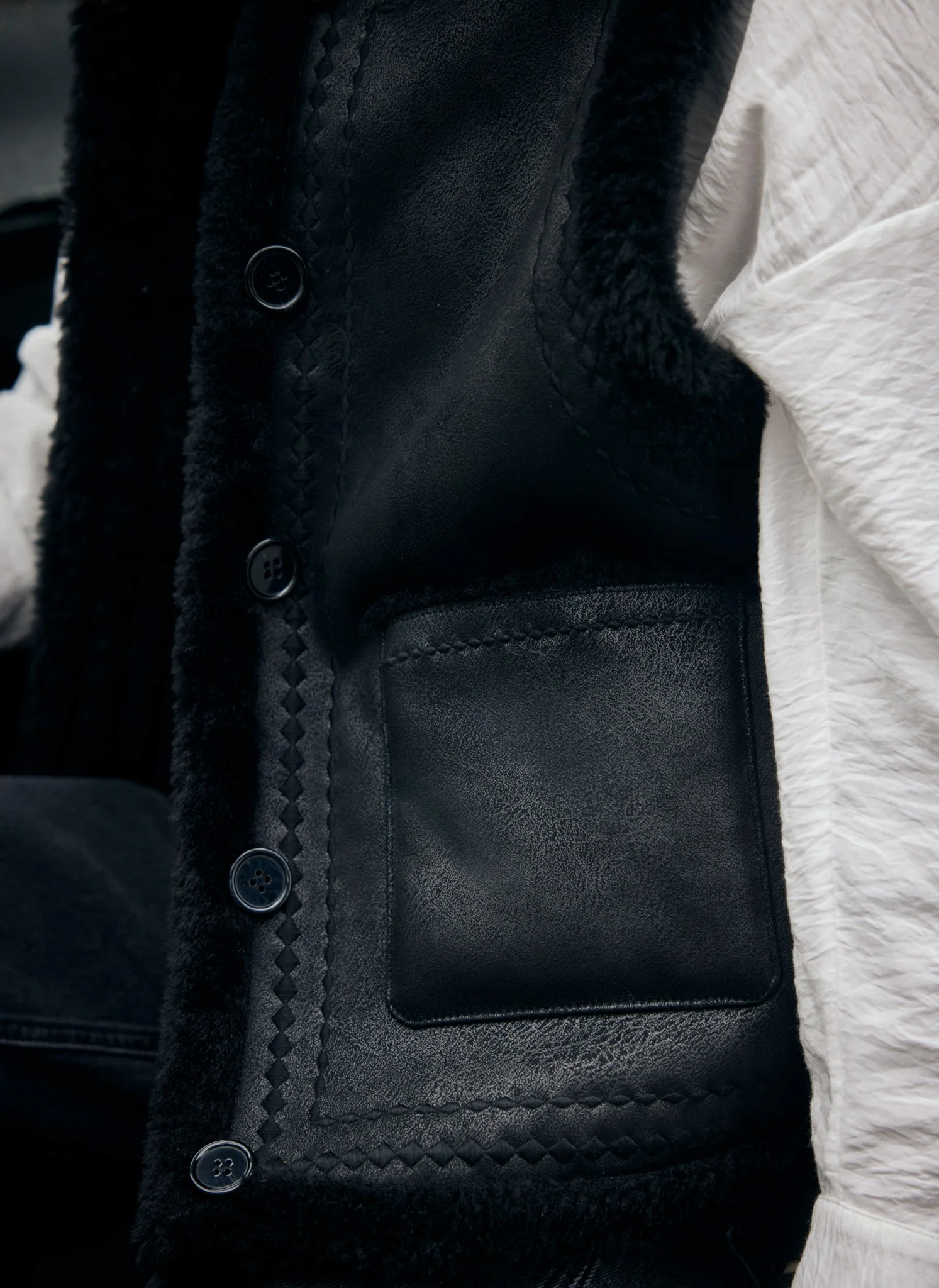 2474-black-reversible-borg-gilet-5.webp Black Reversible Borg Gilet