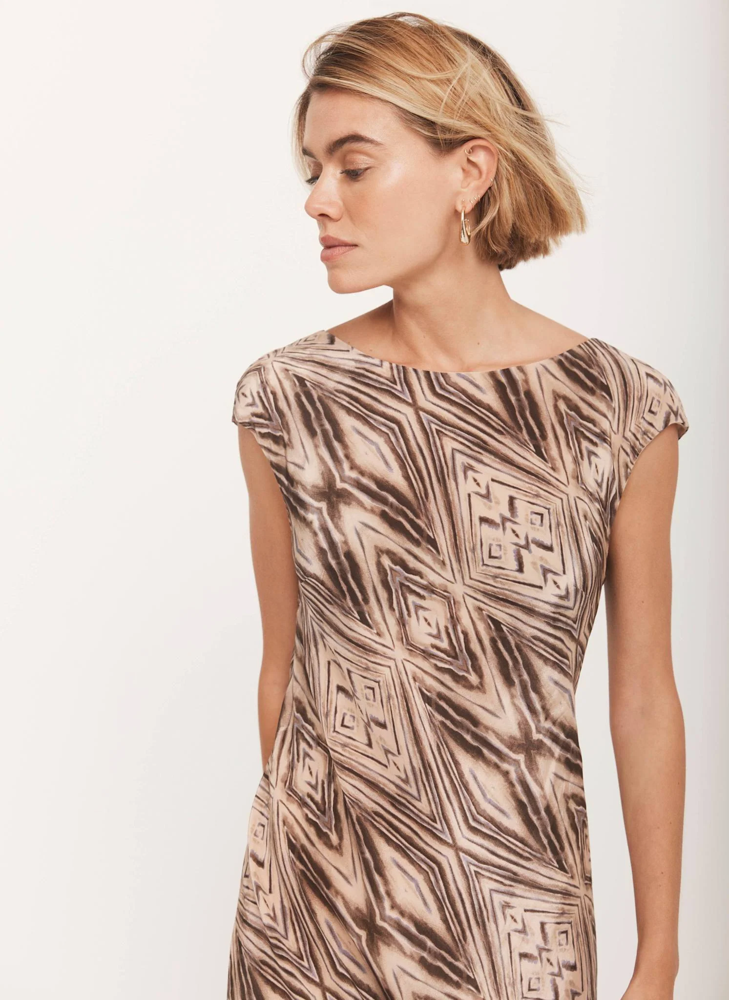 2829-brown-geometric-print-midi-dress-6.webp Brown Geometric Print Midi Dress