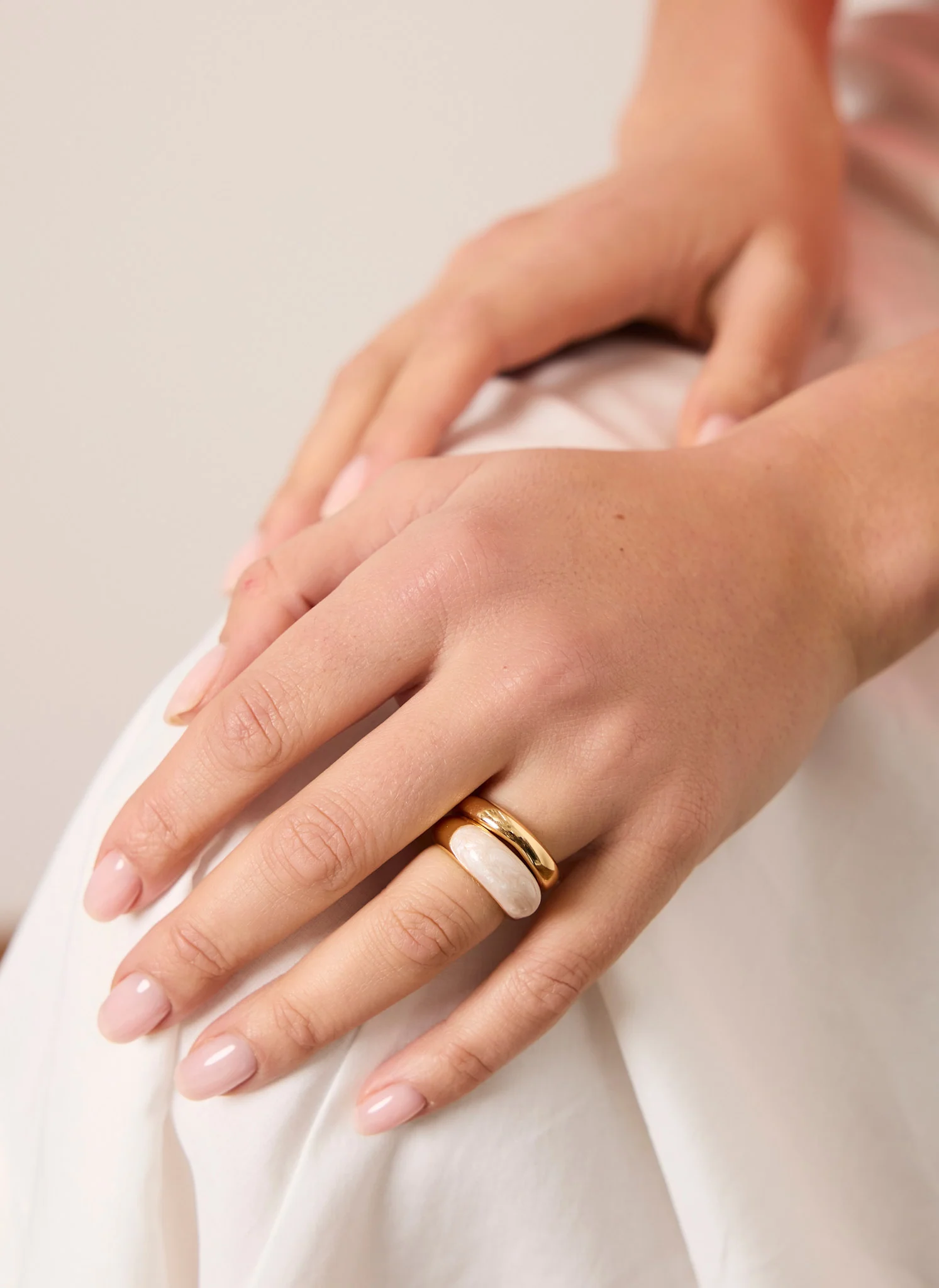 2990-s-m-s-m-variation-2.webp Gold Tone Pearlescent Ring Set