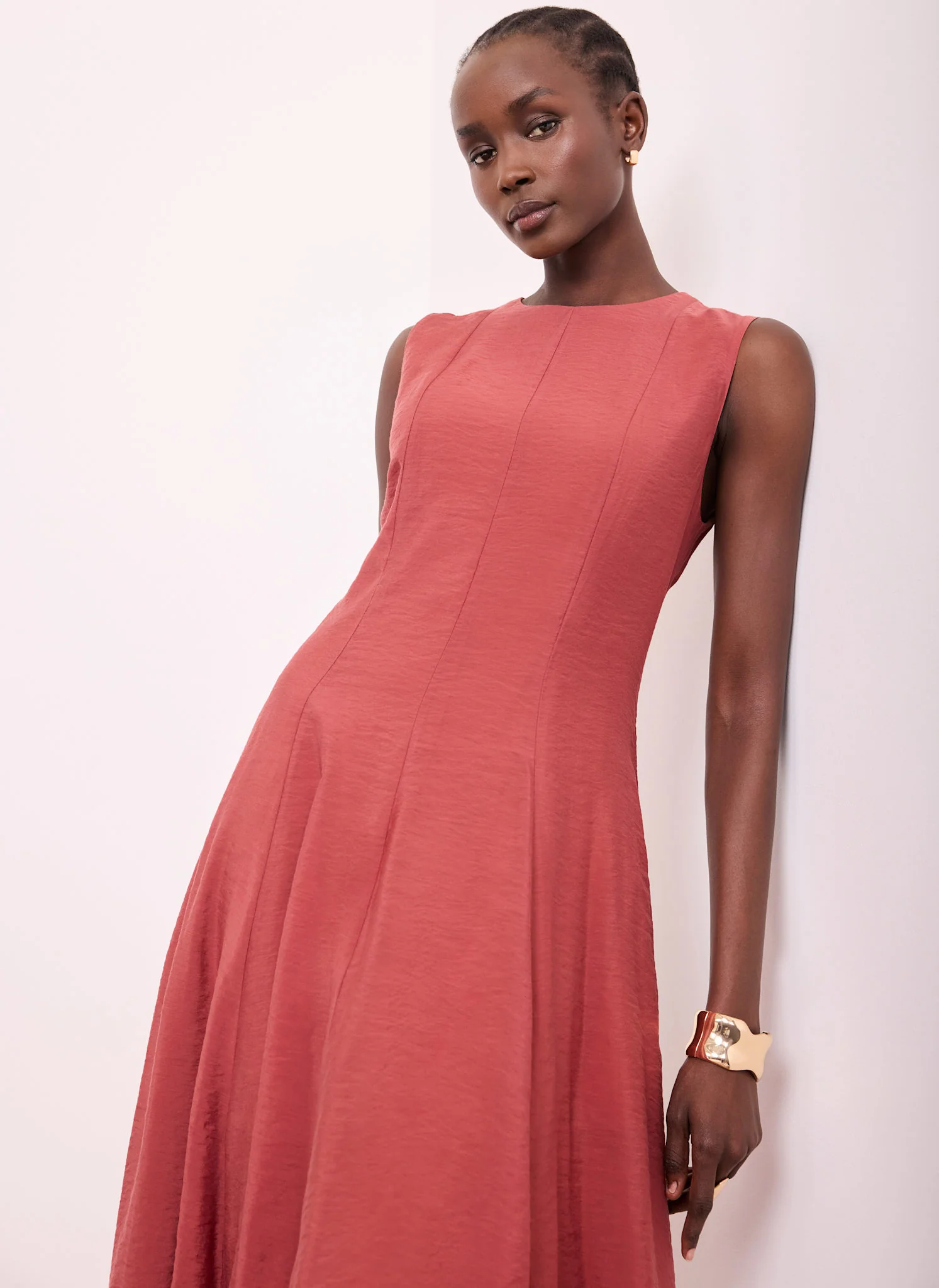 301-red-sleeveless-midi-dress-3.webp Red Sleeveless Midi Dress
