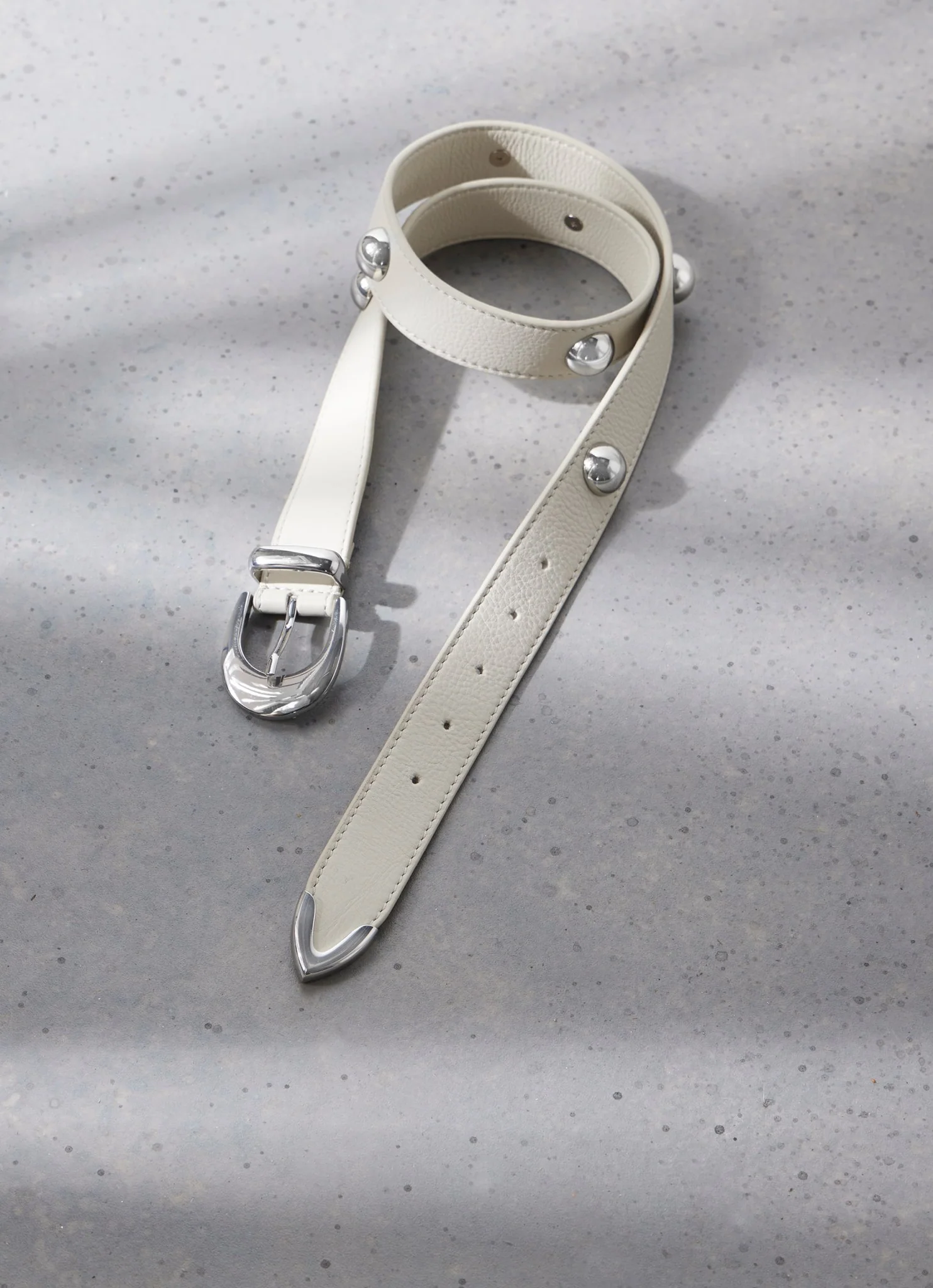 3089-white-statement-leather-belt-1.webp White Statement Leather Belt