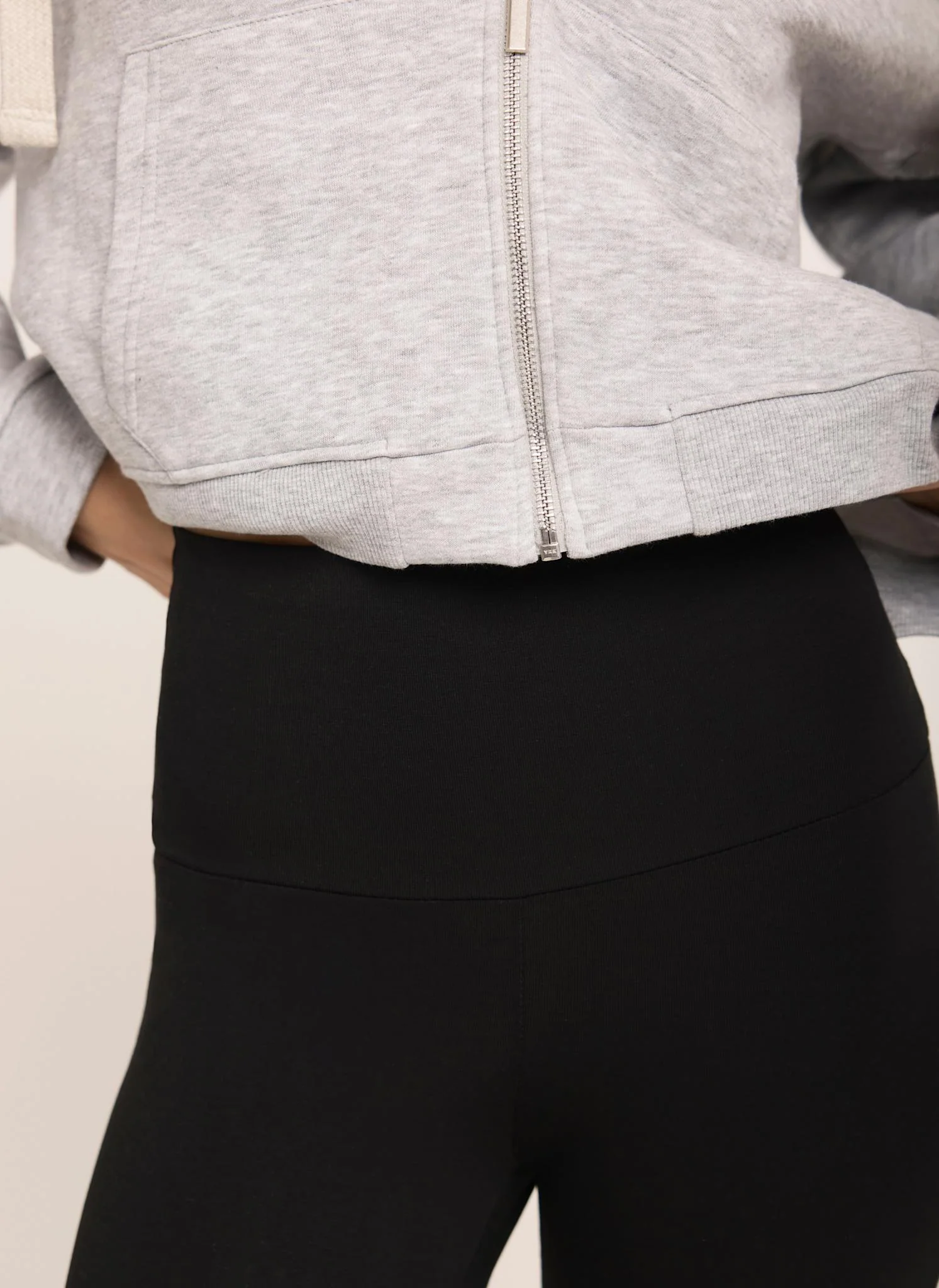 3102-short-xs-short-xs-variation-3.webp Black Jersey Straight Leggings