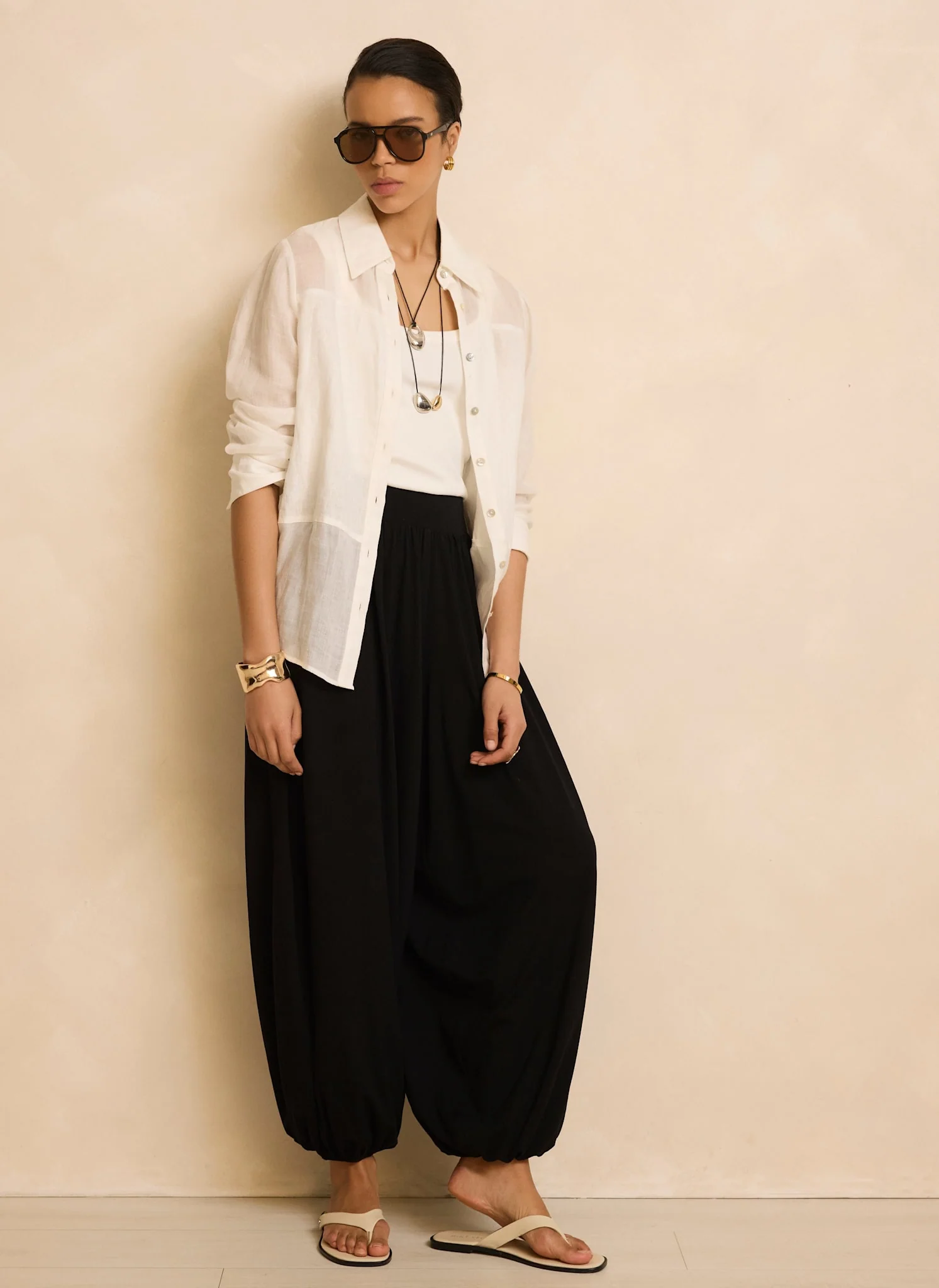 3215-black-jersey-balloon-trousers-3.webp Black Jersey Balloon Trousers