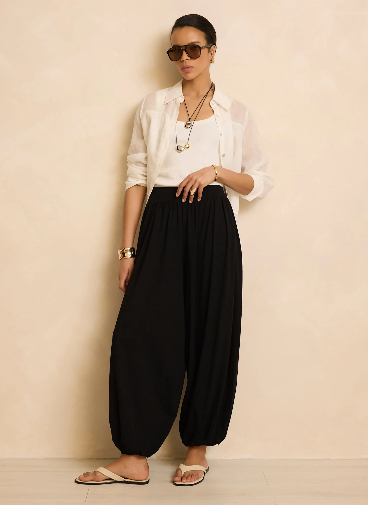 3215-black-jersey-balloon-trousers-4.webp Black Jersey Balloon Trousers