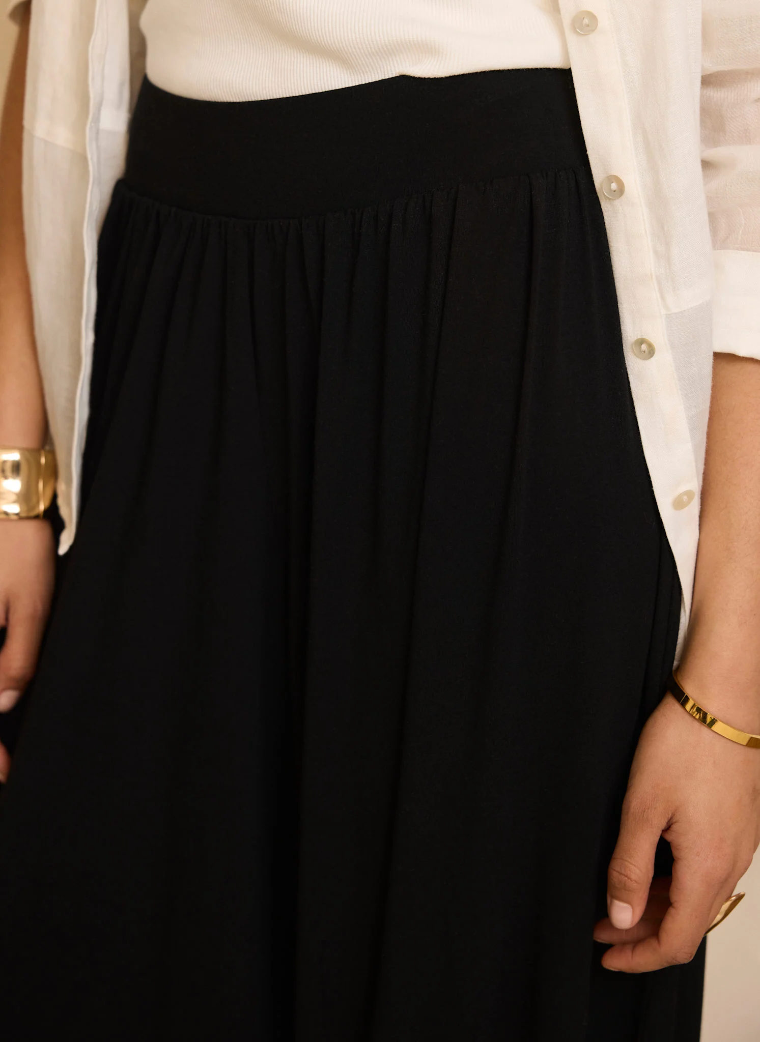 3215-black-jersey-balloon-trousers-5.webp Black Jersey Balloon Trousers