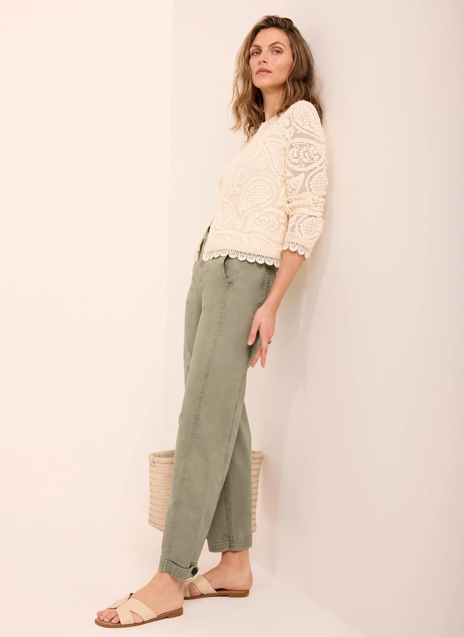3338-short-06-short-06-variation-1.webp Khaki Washed Barrel Leg Chino Trousers