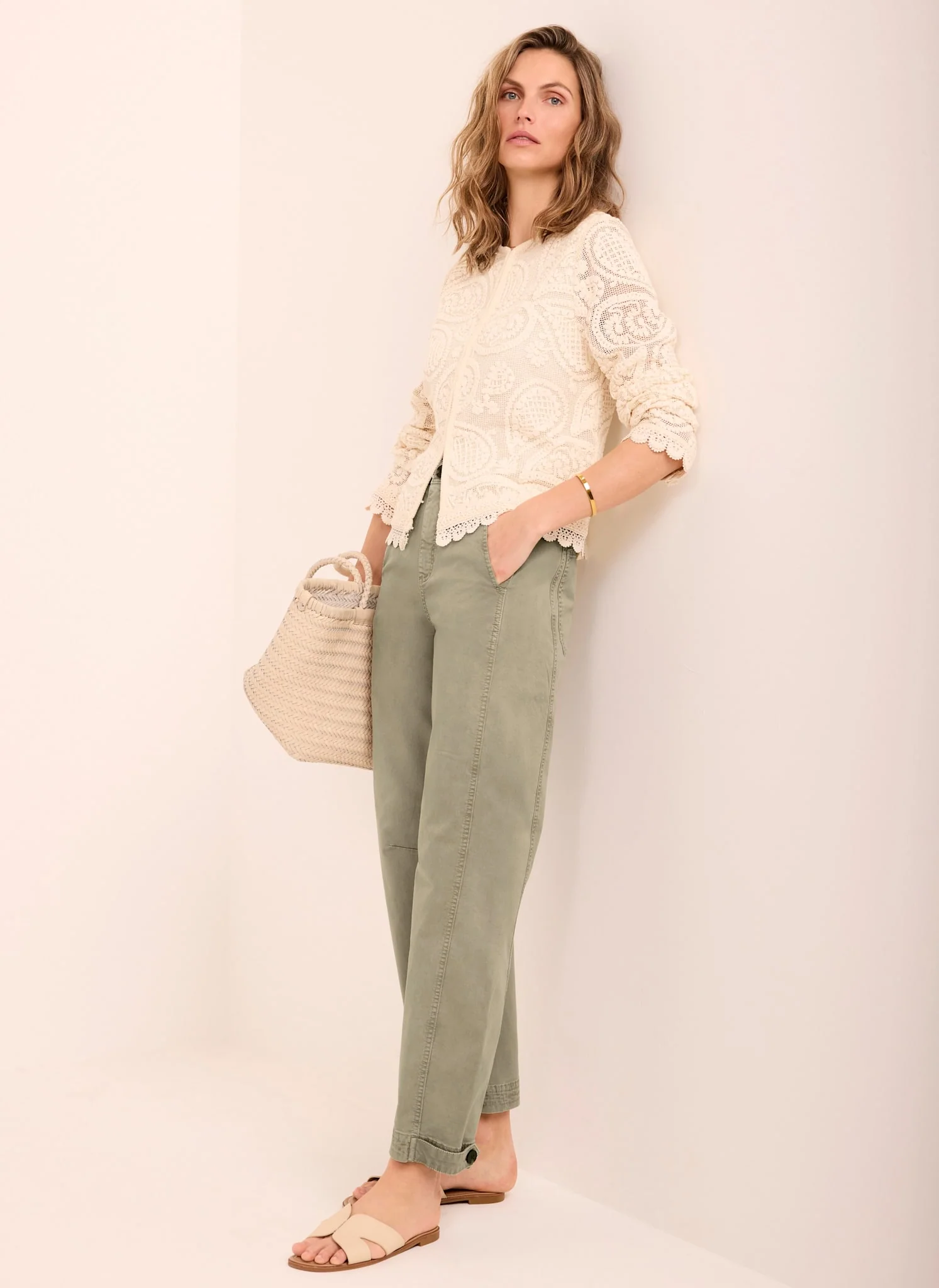 3338-short-06-short-06-variation-3.webp Khaki Washed Barrel Leg Chino Trousers