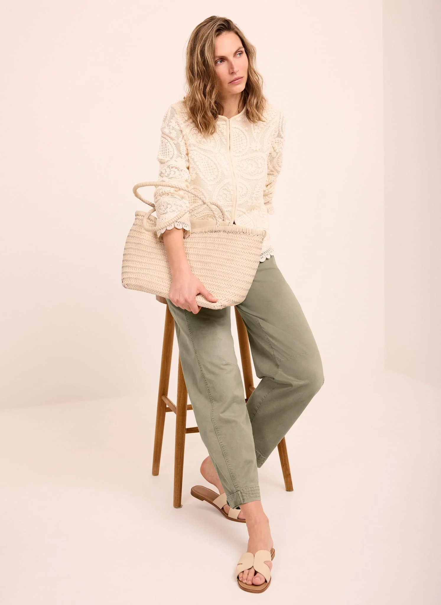 3338-short-06-short-06-variation-5.webp Khaki Washed Barrel Leg Chino Trousers