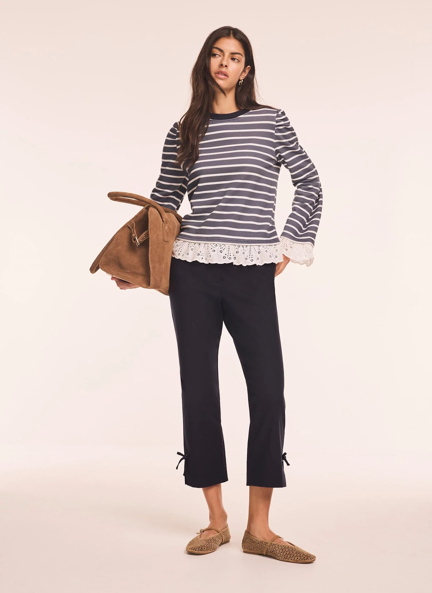 3413-navy-cotton-blend-capri-trousers-2.webp Navy Cotton Blend Capri Trousers