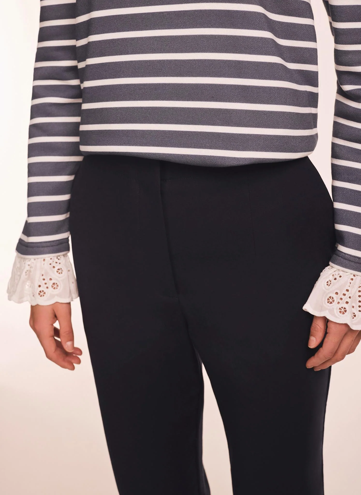 3413-navy-cotton-blend-capri-trousers-5.webp Navy Cotton Blend Capri Trousers