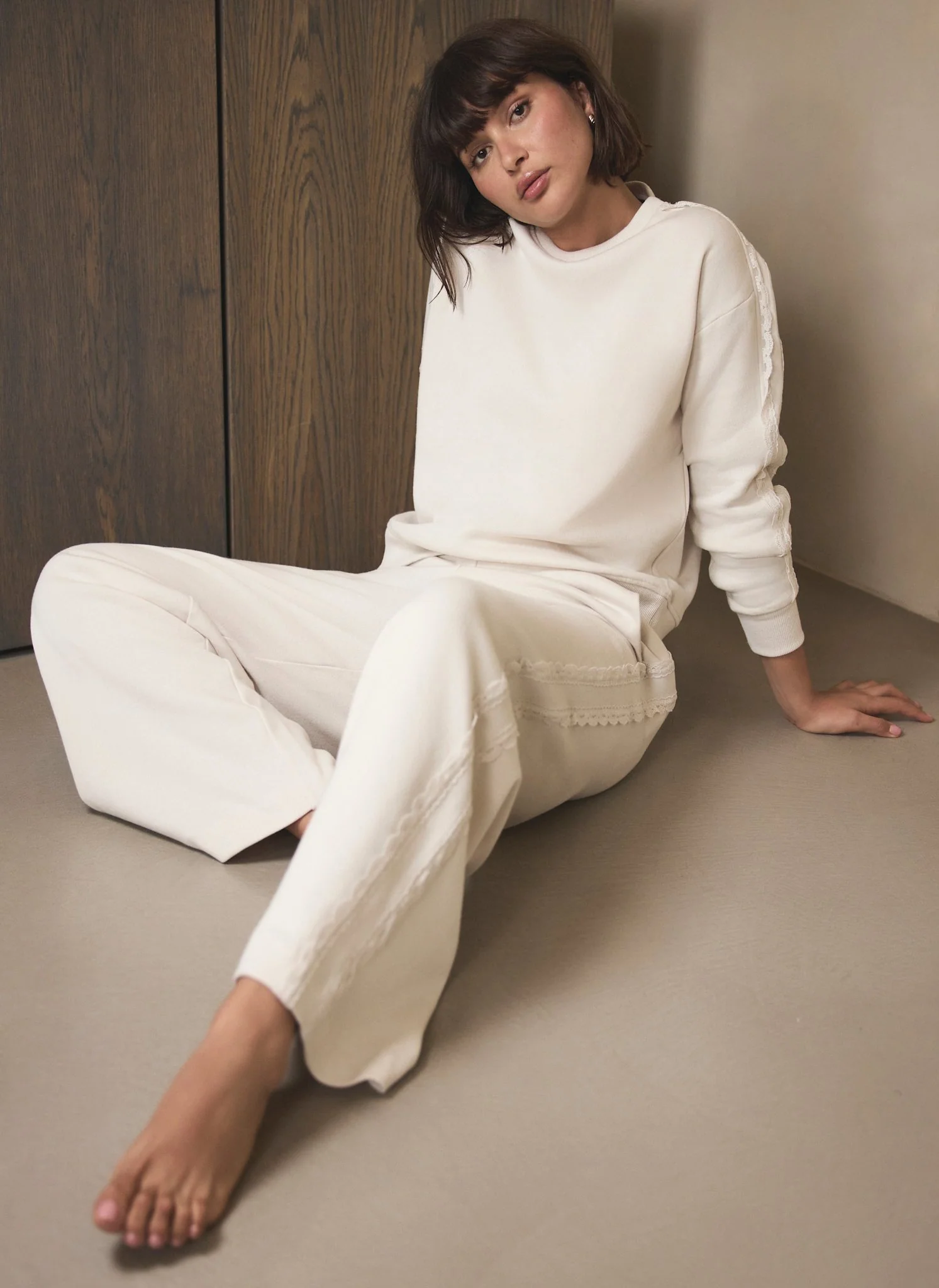 3477-cream-cotton-blend-lace-trim-sweatshirt-3.webp Cream Cotton Blend Lace Trim Sweatshirt