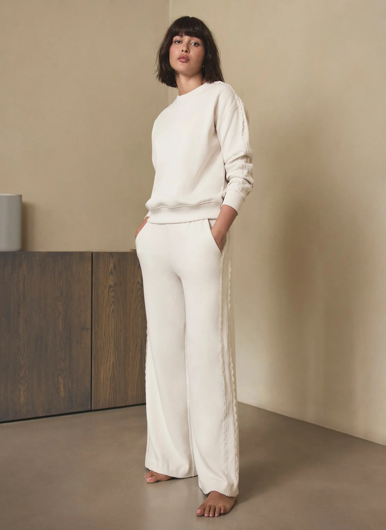 3478-xs-xs-variation-5.webp Cream Cotton Blend Lace Trim Sweatshirt