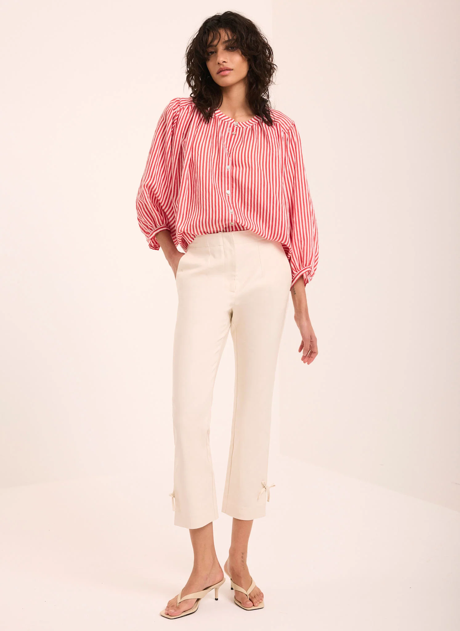 3529-neutral-cotton-blend-capri-trousers-5.webp Neutral Cotton Blend Capri Trousers