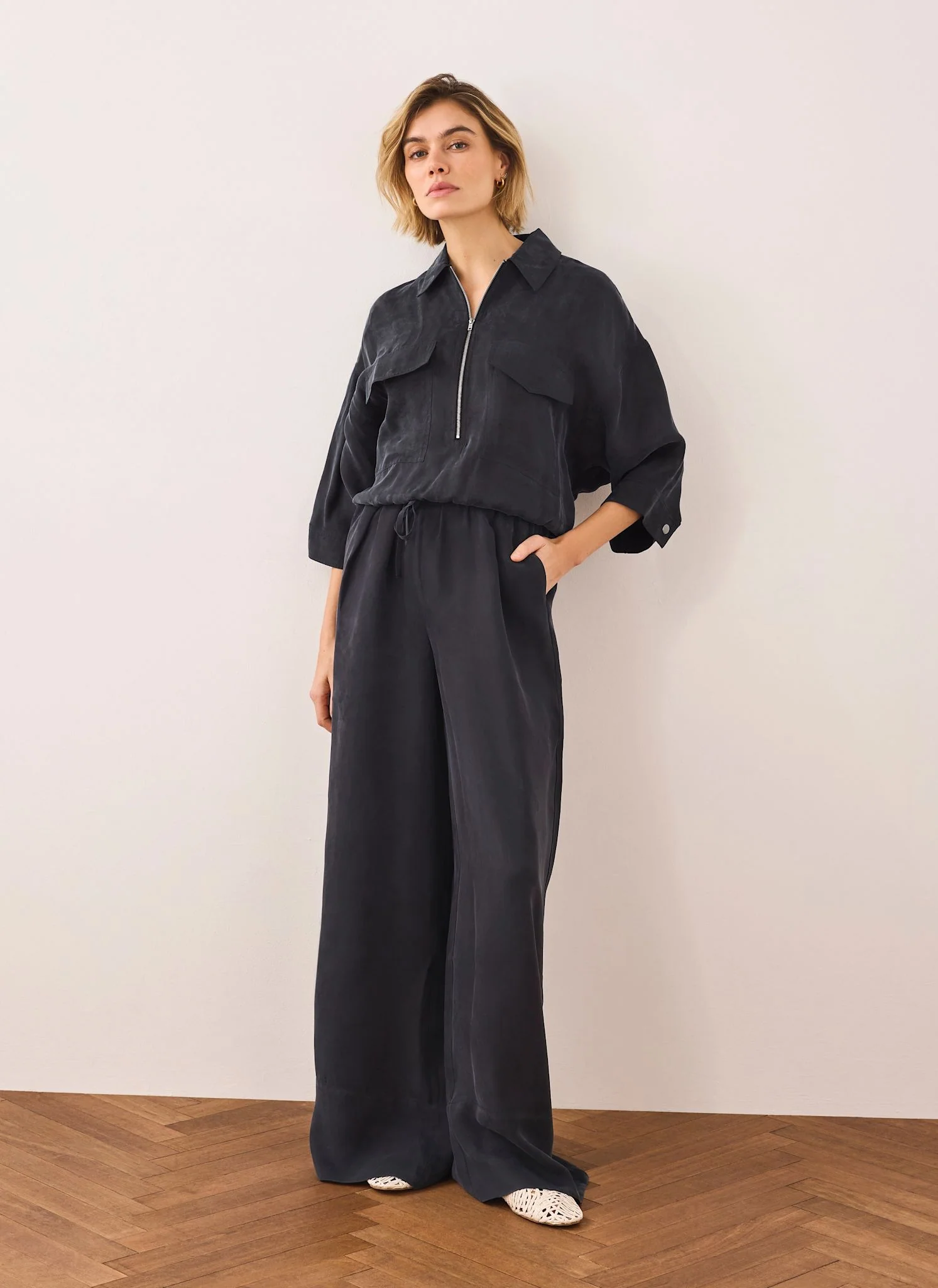 3702-navy-drawstring-wide-leg-trousers-2.webp Navy Drawstring Wide Leg Trousers