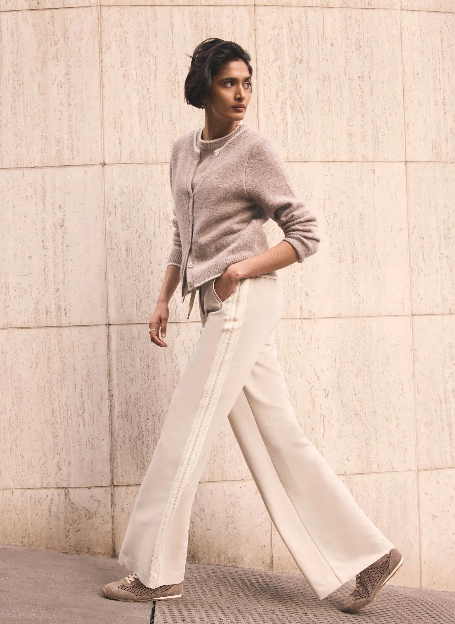 3749-short-06-short-06-variation-2.webp Neutral Crochet Side Stripe Wide Joggers