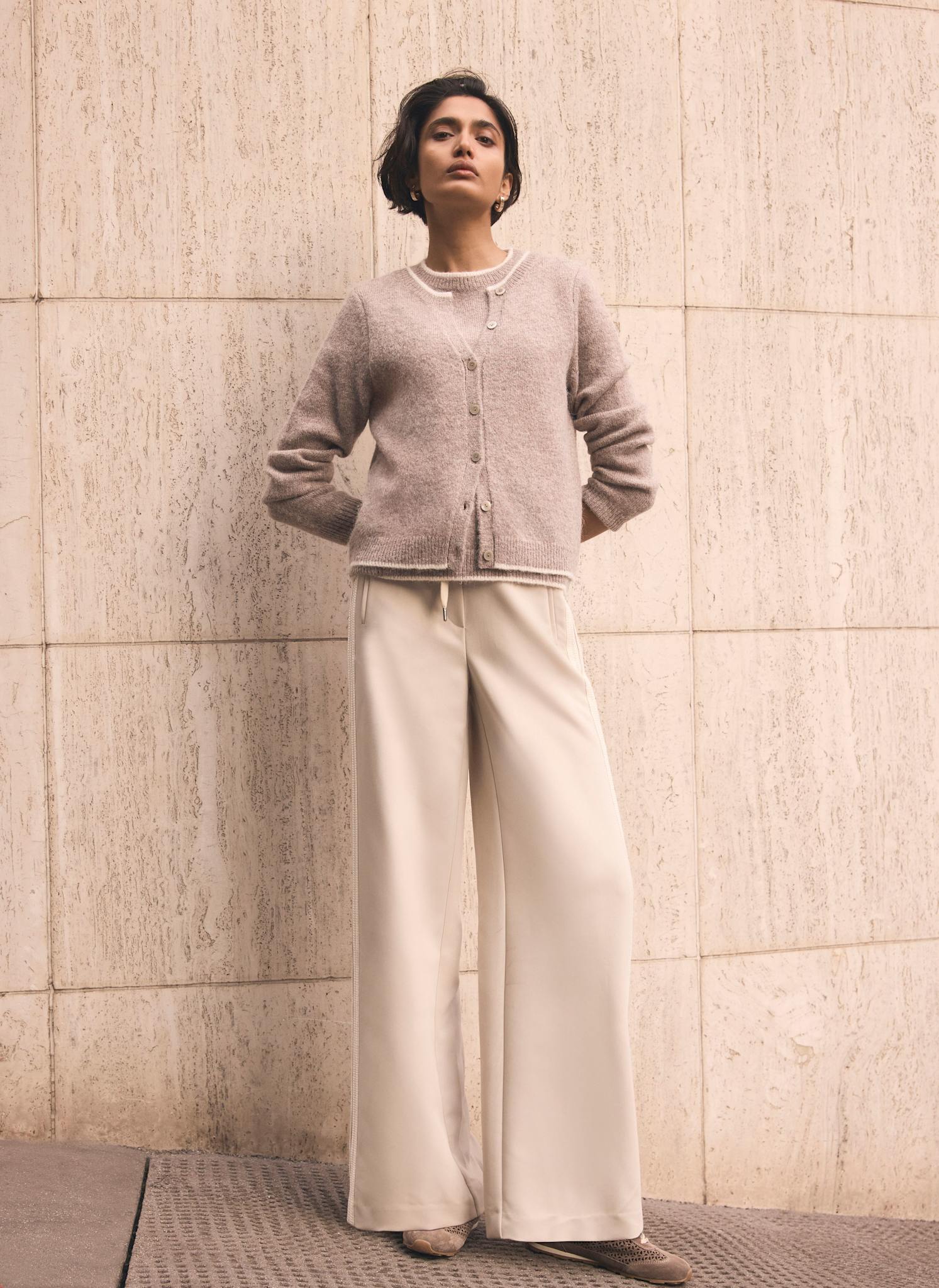 3749-short-06-short-06-variation-4.jpg Neutral Crochet Side Stripe Wide Joggers