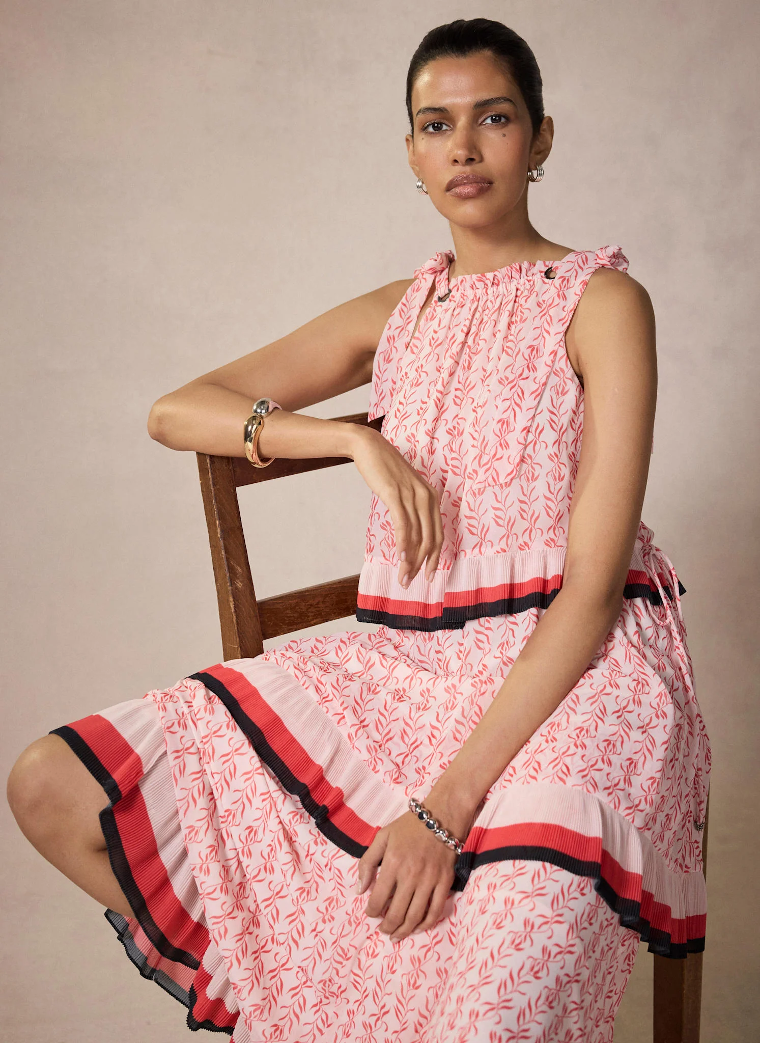 3974-pink-printed-tiered-maxi-dress-5.webp Pink Printed Tiered Maxi Dress