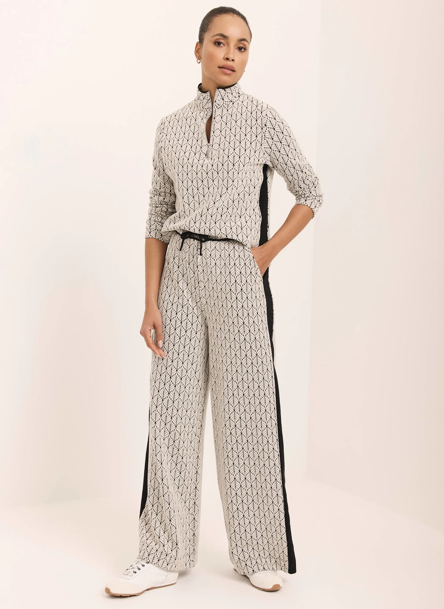 4074-black-jacquard-side-stripe-wide-trousers-2.webp Black Jacquard Side Stripe Wide Trousers