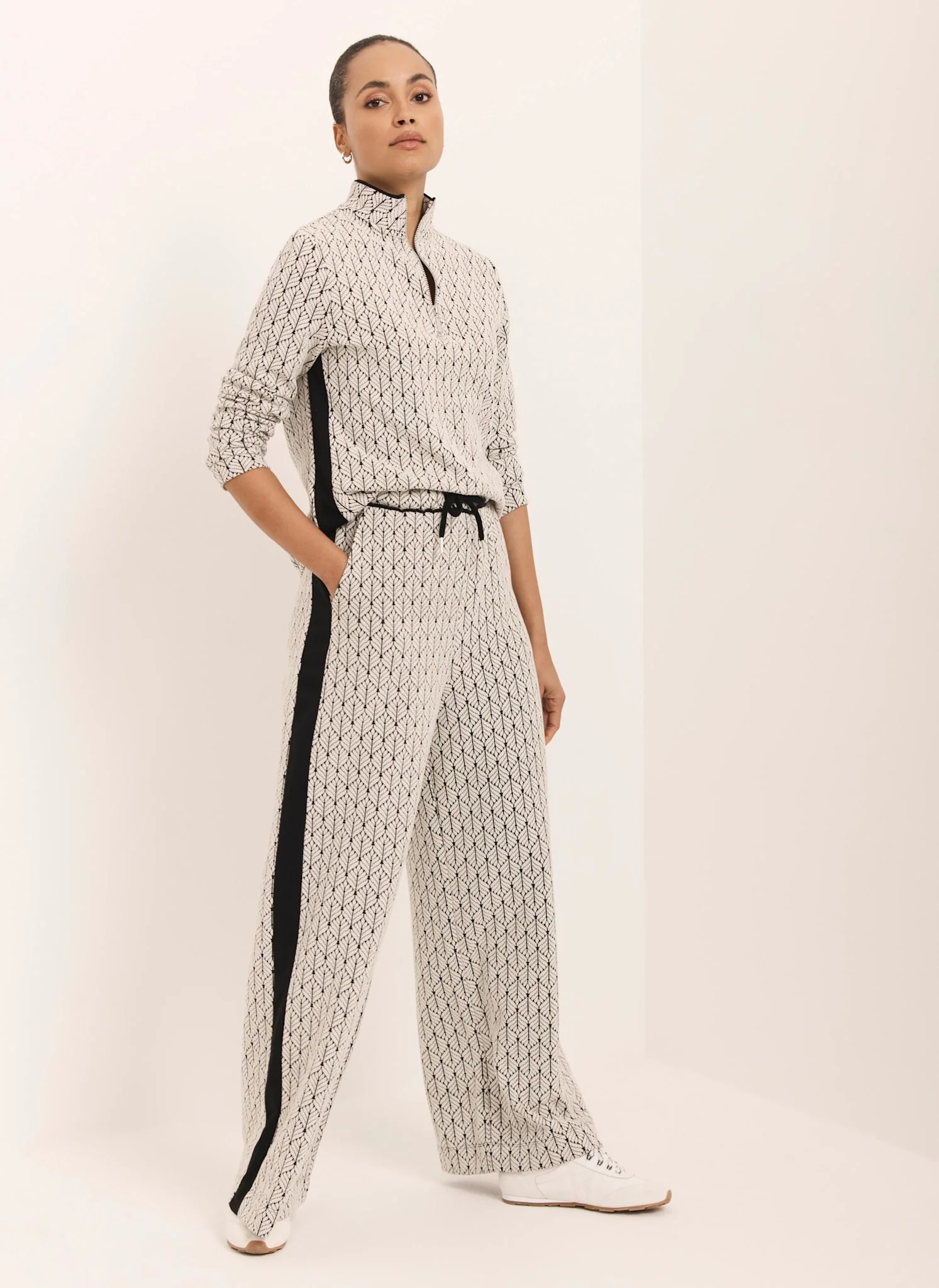 4074-black-jacquard-side-stripe-wide-trousers-6.webp Black Jacquard Side Stripe Wide Trousers