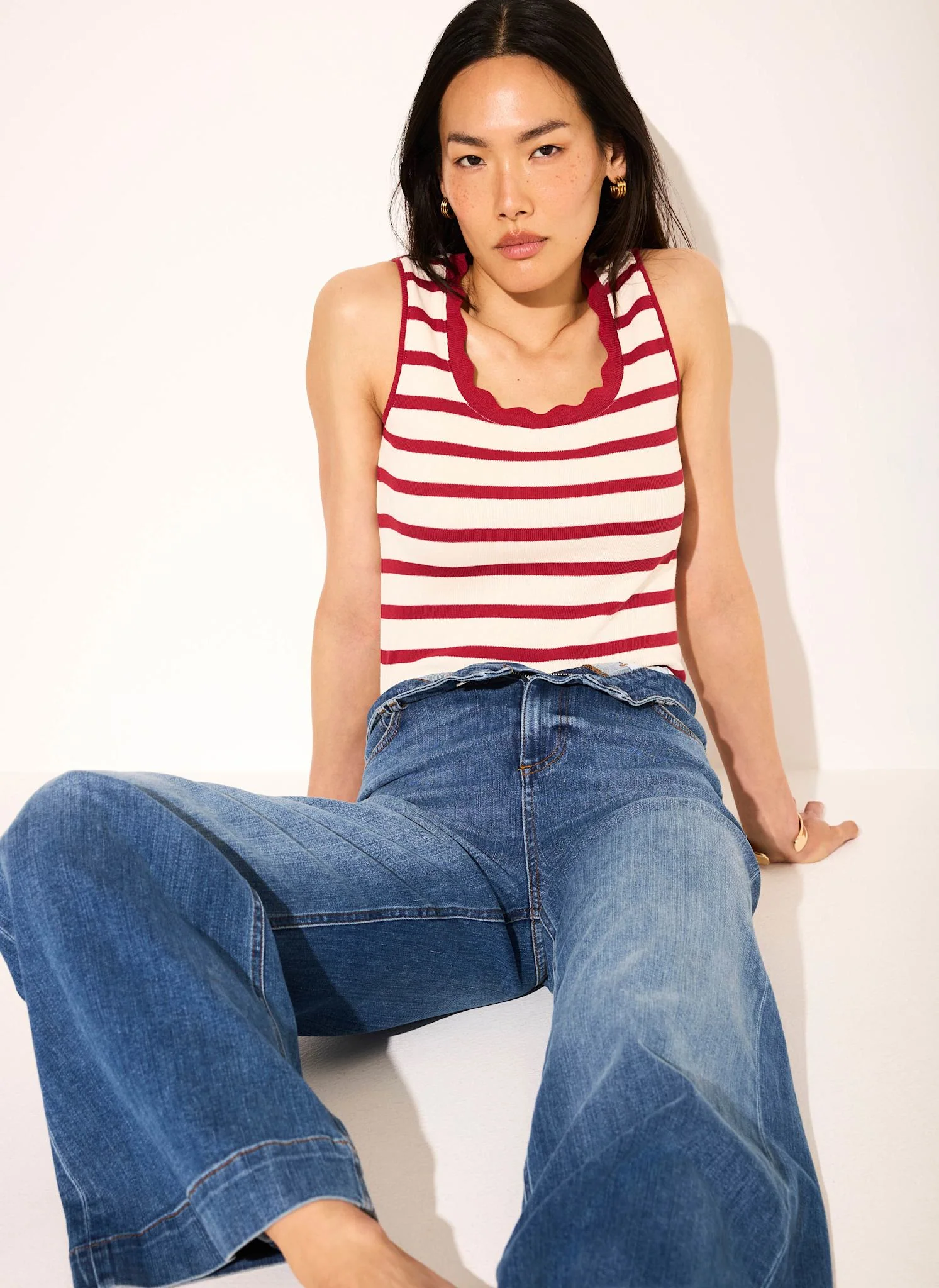4116-red-stripe-scallop-trim-vest-3.webp Red Stripe Scallop Trim Vest