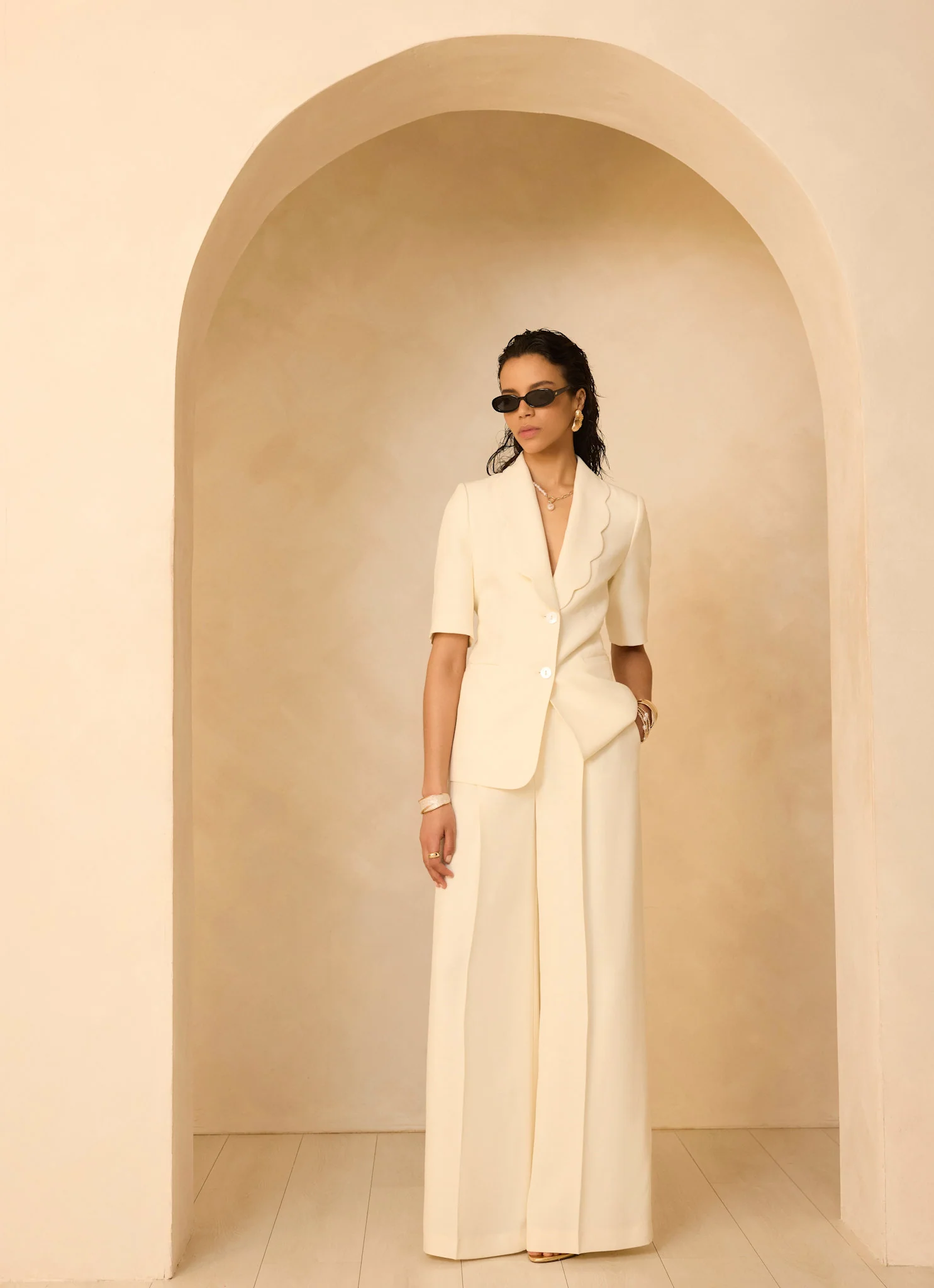 Cream Scallop Front Short Sleeve Blazer