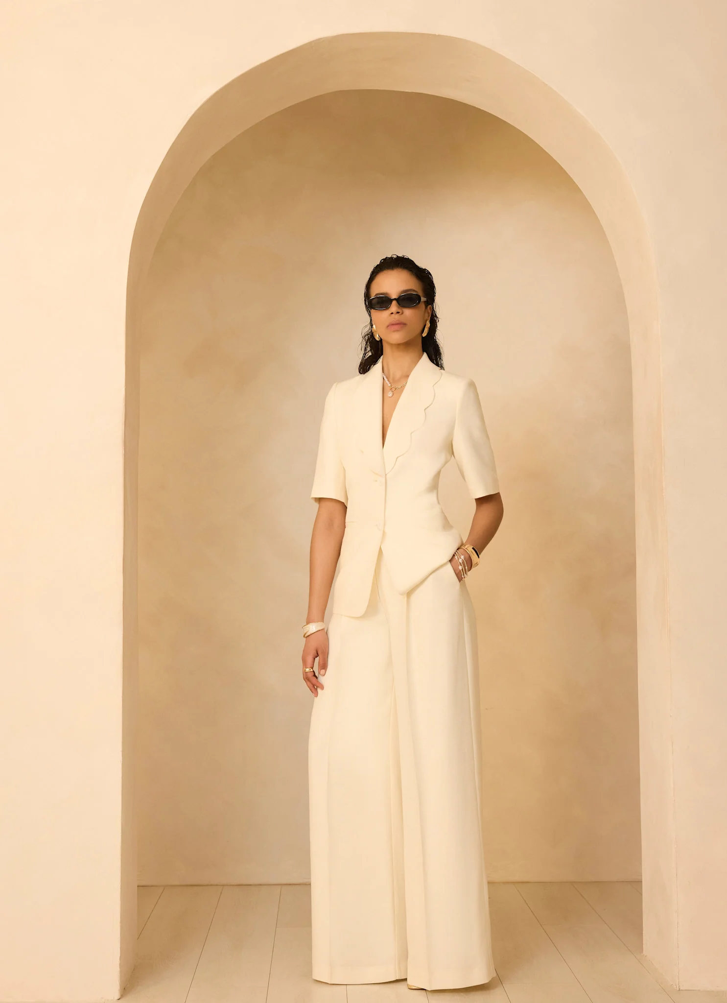 Cream Scallop Front Short Sleeve Blazer