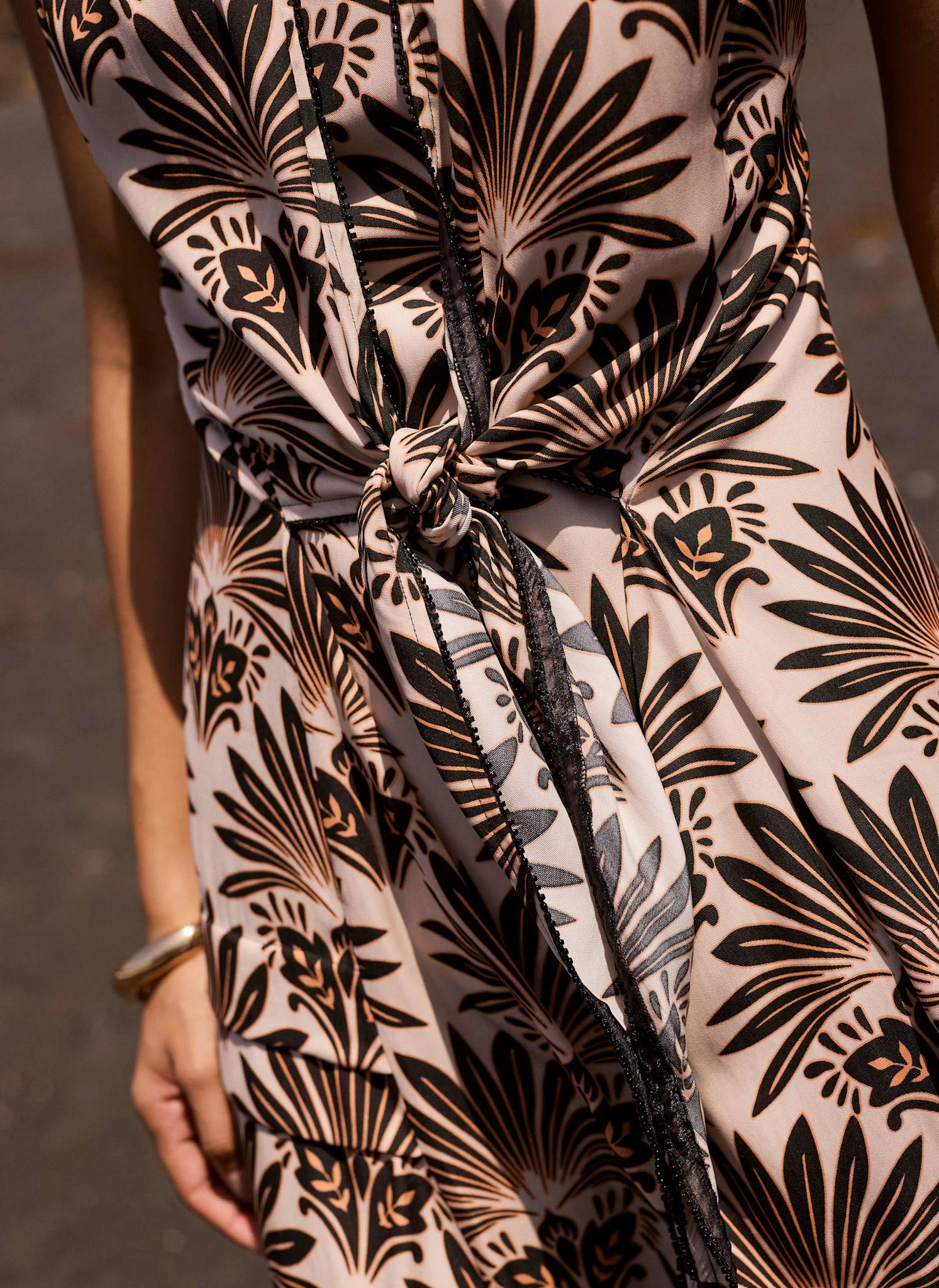 419-neutral-floral-print-midi-dress-4.jpg Neutral Floral Print Midi Dress