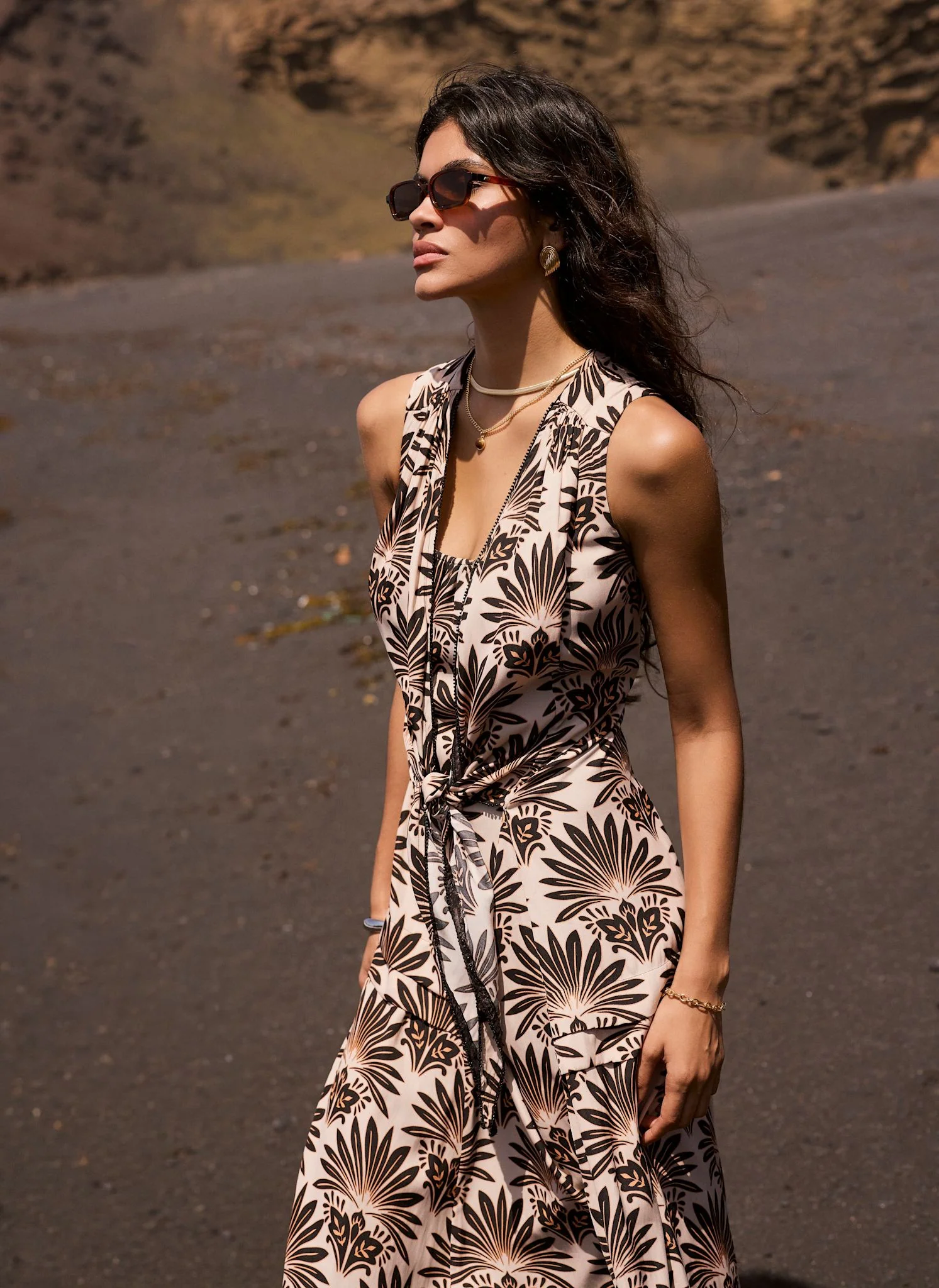 419-neutral-floral-print-midi-dress-5.webp Neutral Floral Print Midi Dress