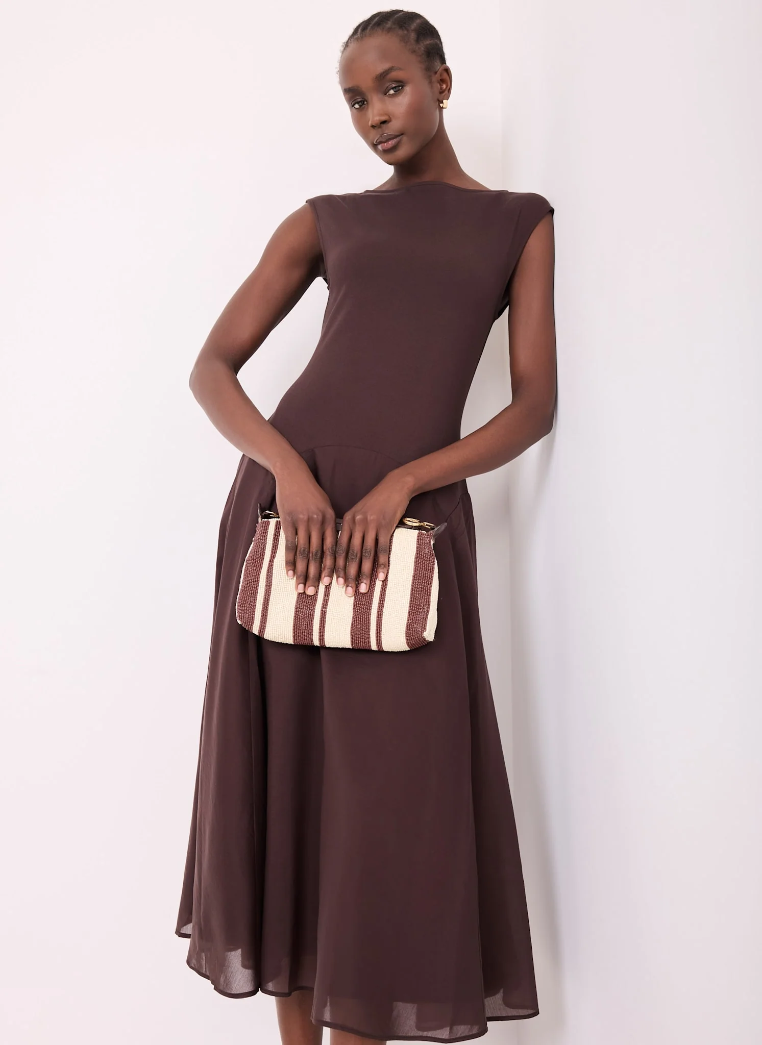 4724-brown-jersey-sleeveless-maxi-dress-2.webp Brown Jersey Sleeveless Maxi Dress