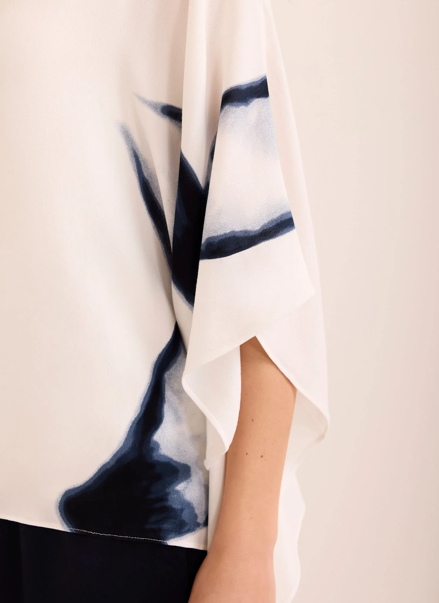 4796-white-print-batwing-top-4.webp White Print Batwing Top