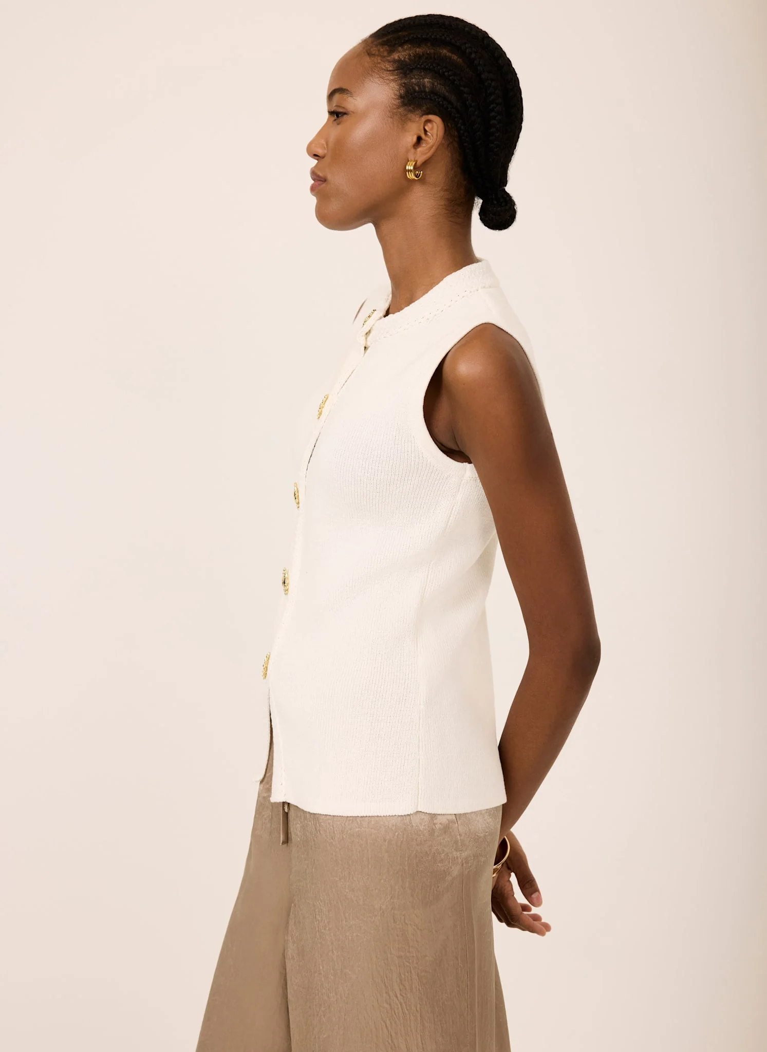 4934-white-sunray-button-knit-sleeveless-top-3.webp White Sunray Button Knit Sleeveless Top