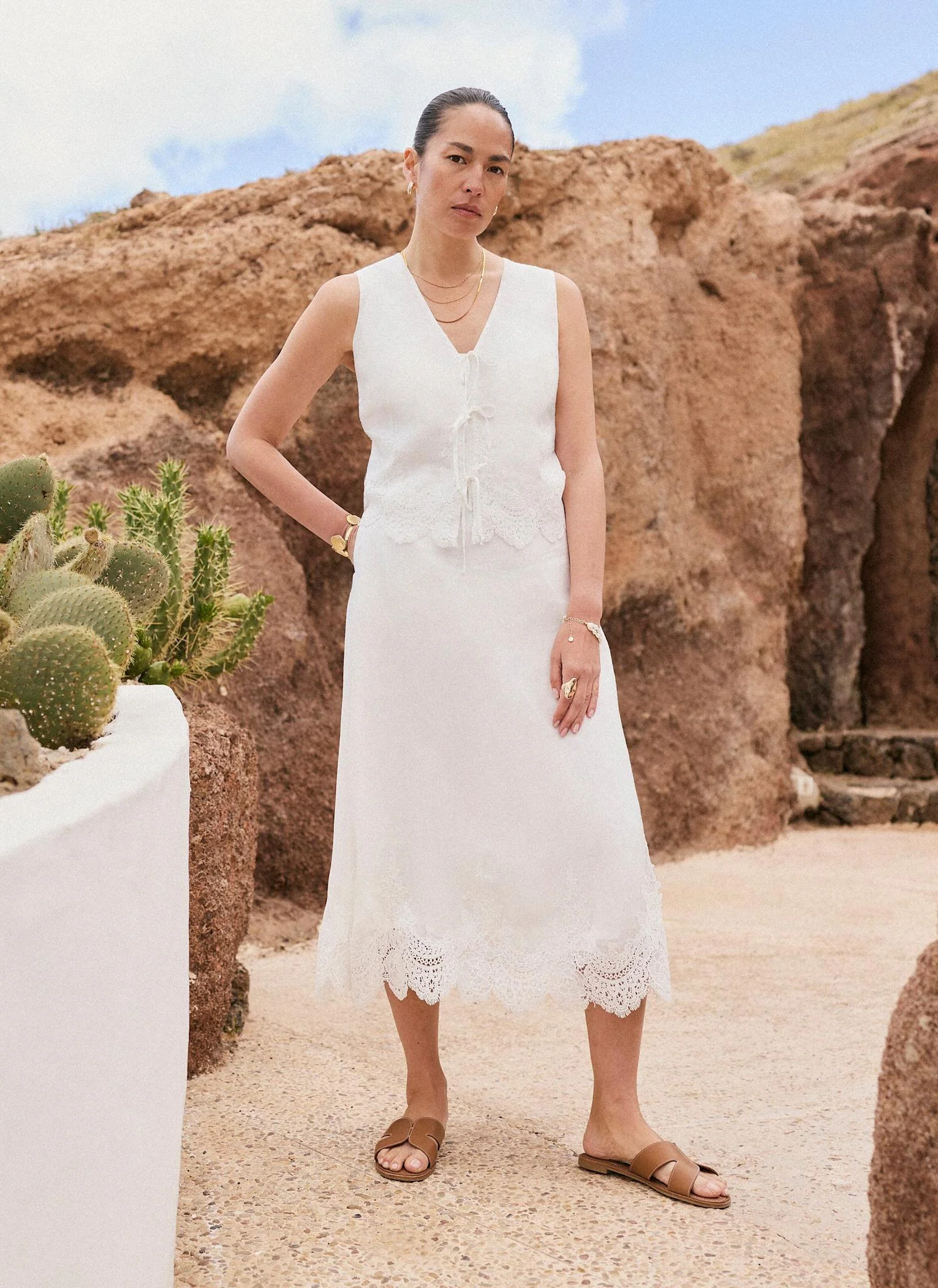 499-white-ramie-lace-trim-midi-skirt-2.webp White Ramie Lace Trim Midi Skirt