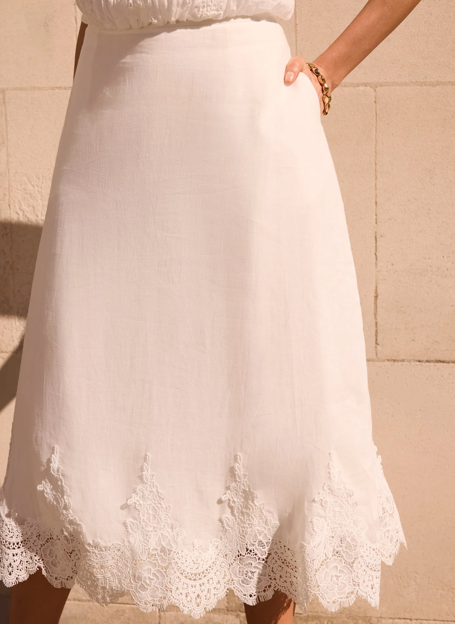499-white-ramie-lace-trim-midi-skirt-5.webp White Ramie Lace Trim Midi Skirt