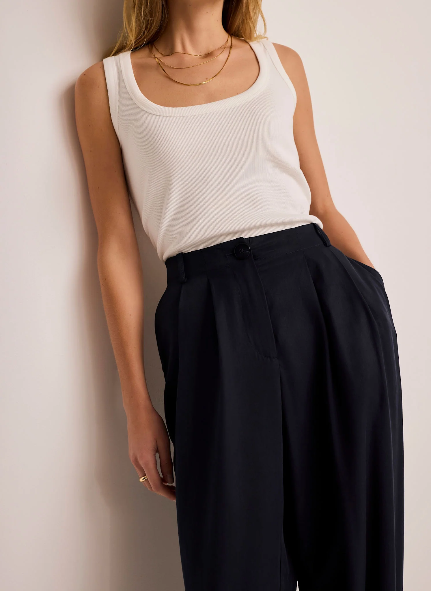 5194-navy-tapered-balloon-trousers-4.webp Navy Tapered Balloon Trousers