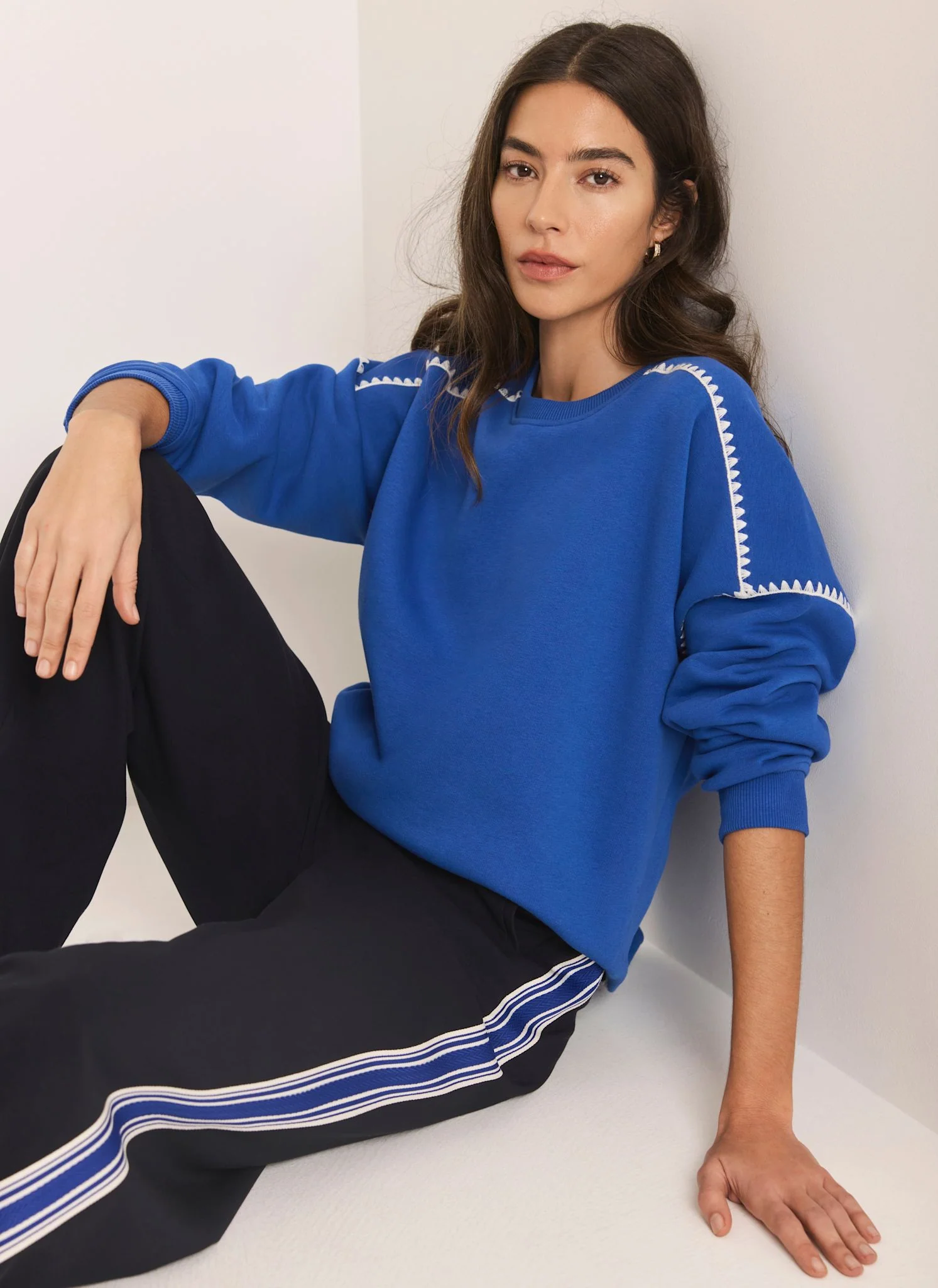 5440-blue-whipstitch-detail-sweatshirt-1.webp Blue Whipstitch Detail Sweatshirt