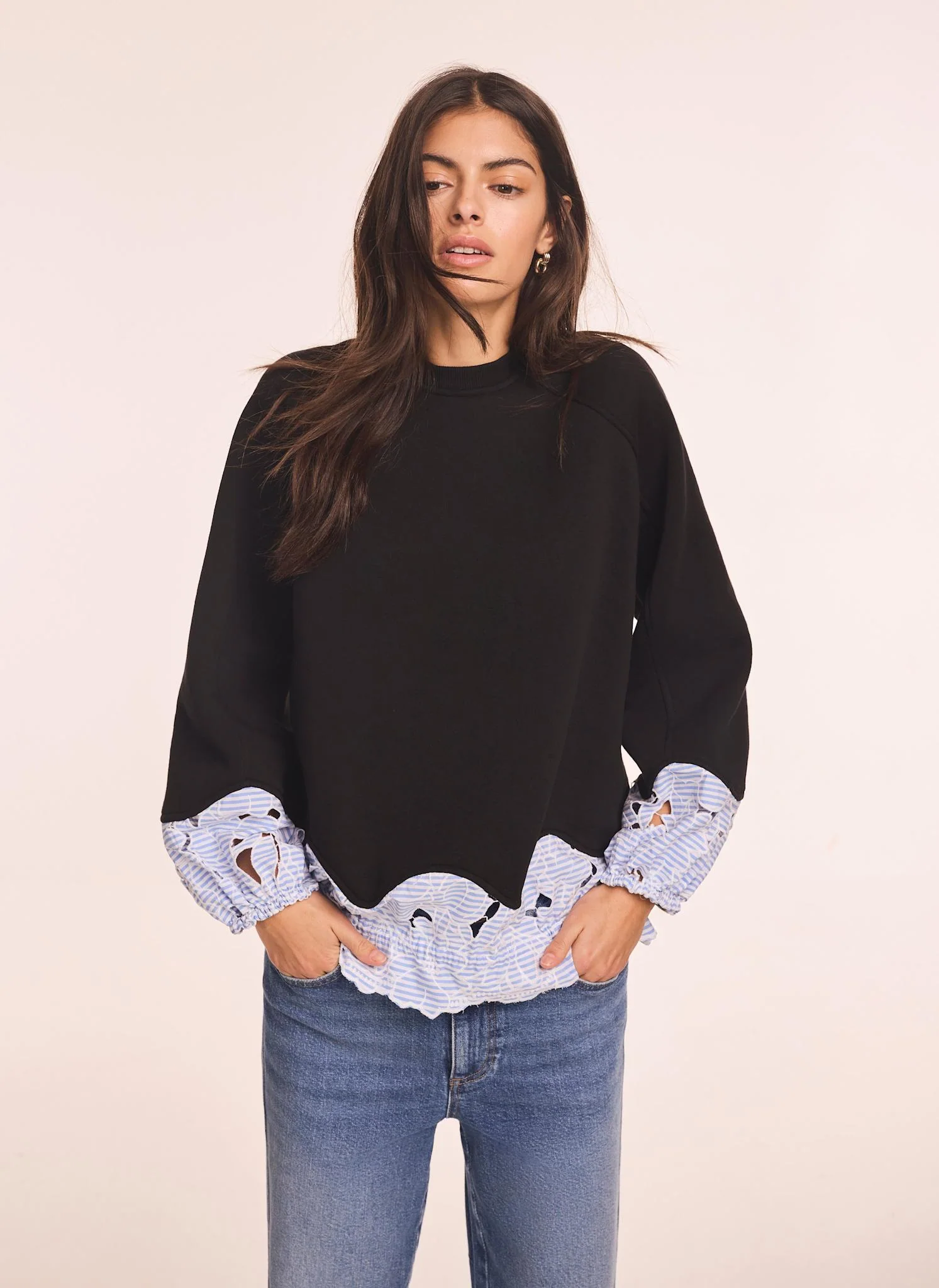 5840-navy-embroidered-hem-sweatshirt-4.webp Navy Embroidered Hem Sweatshirt