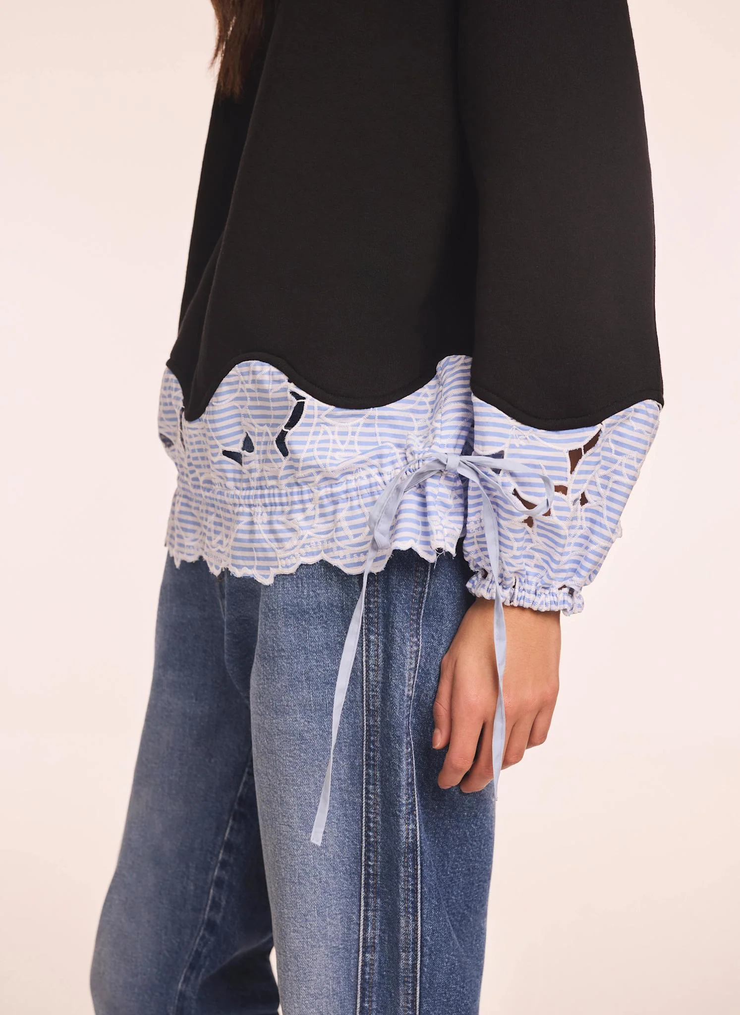 5840-navy-embroidered-hem-sweatshirt-5.webp Navy Embroidered Hem Sweatshirt