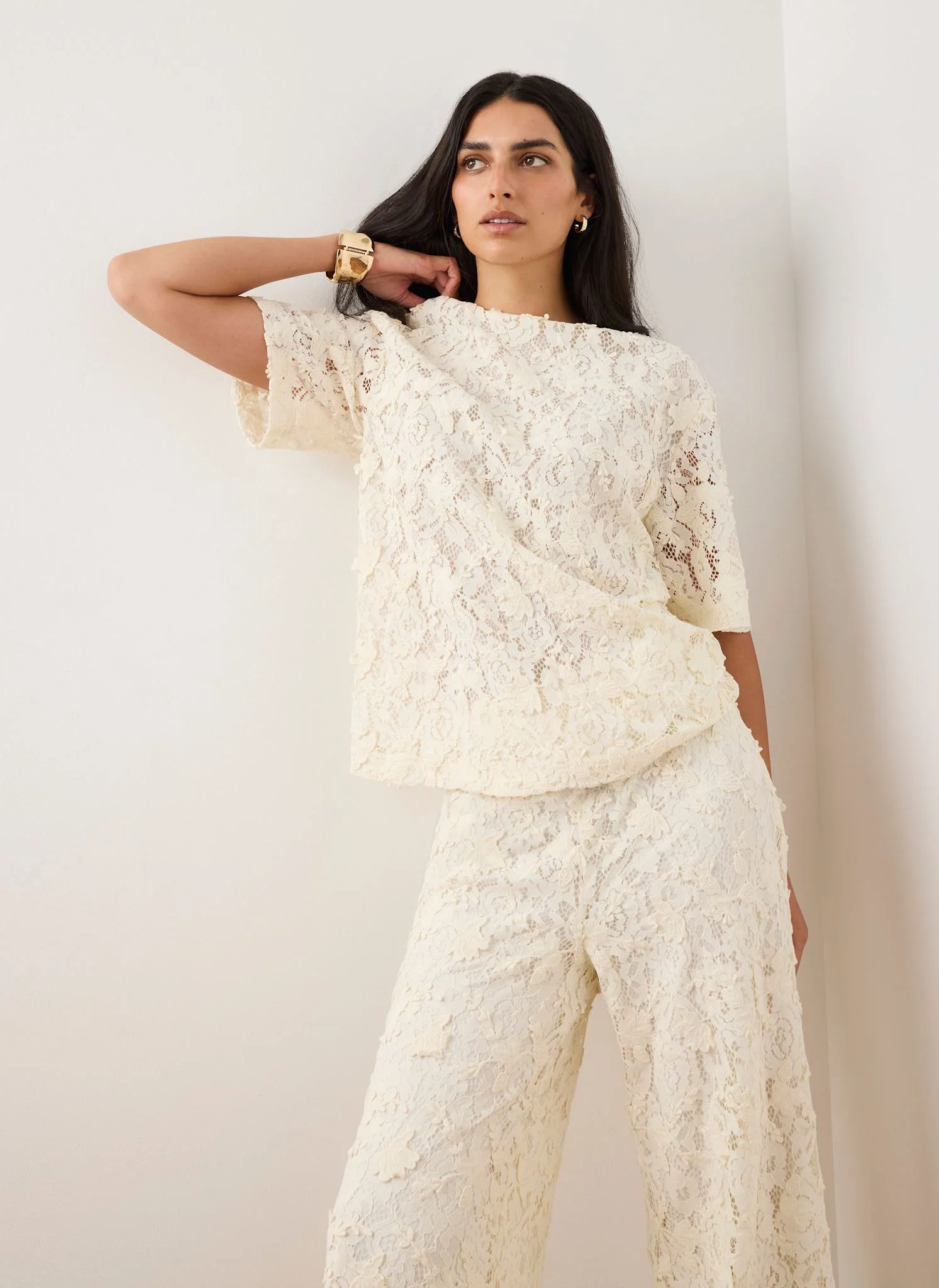 5852-cream-lace-oversized-top-2.webp Cream Lace Oversized Top