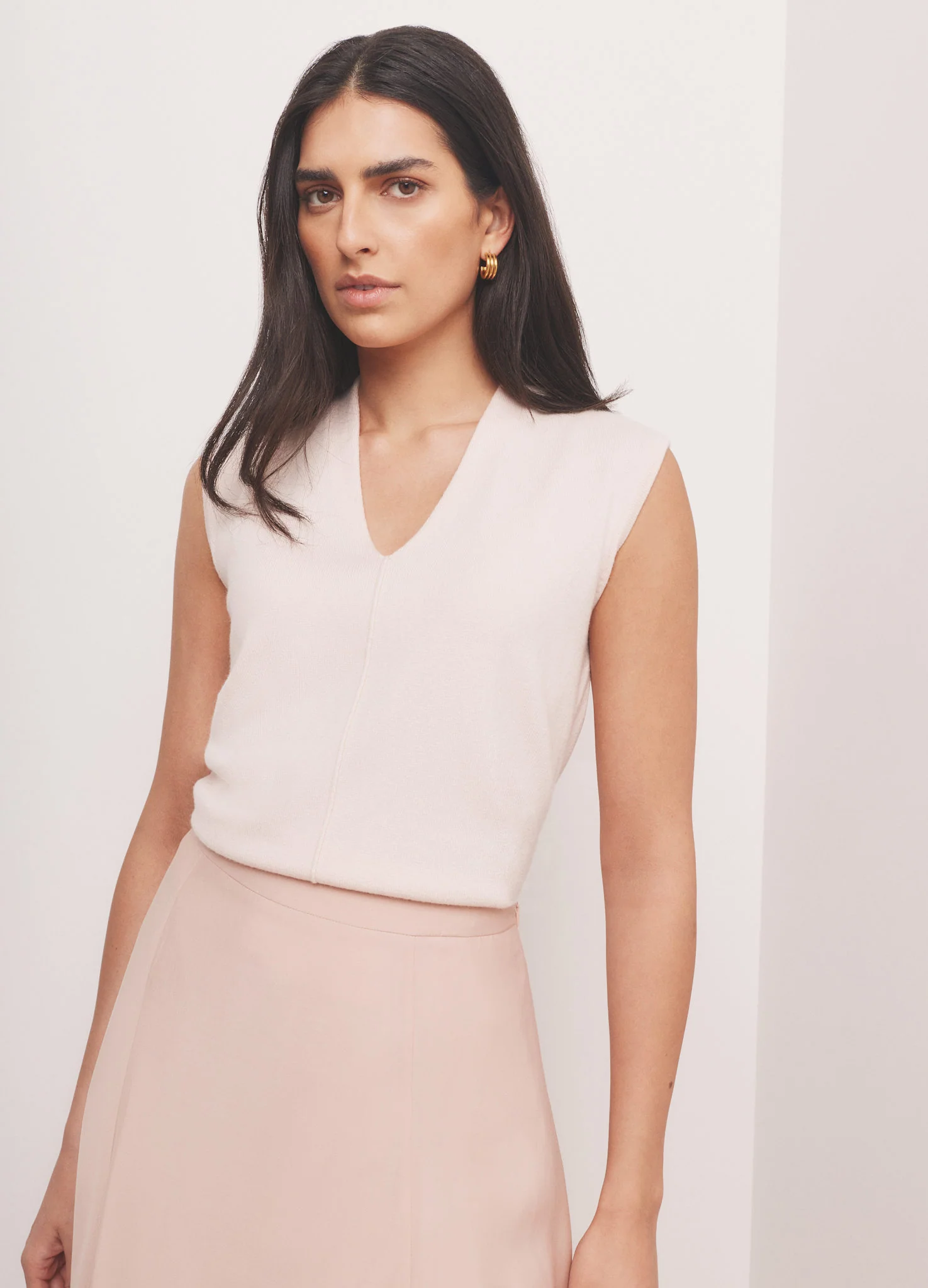 6026-pink-wool-blend-sleeveless-knit-top-3.webp Pink Wool Blend Sleeveless Knit Top