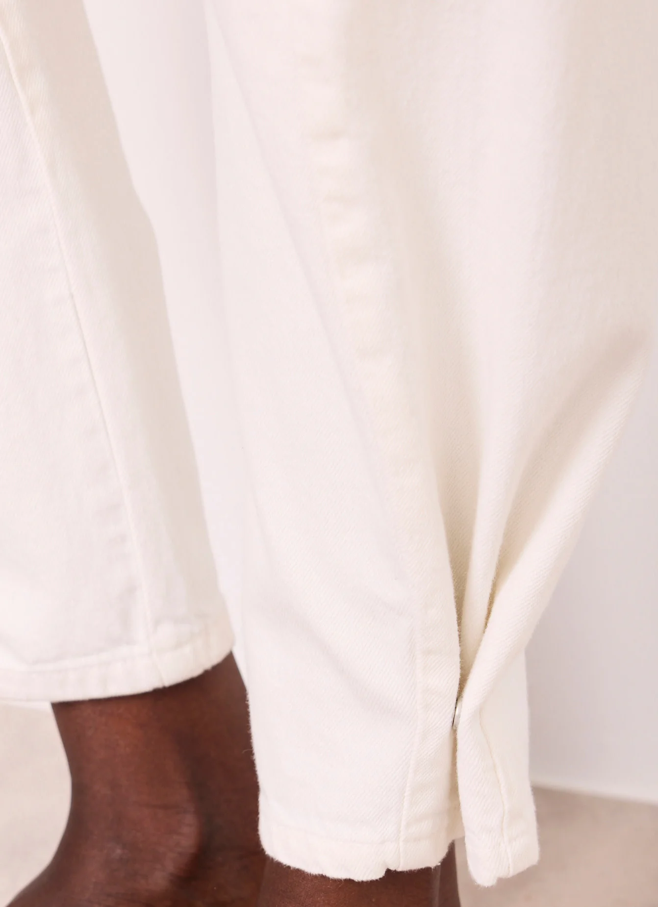 6222-white-balloon-popper-jeans-5.webp White Balloon Popper Jeans