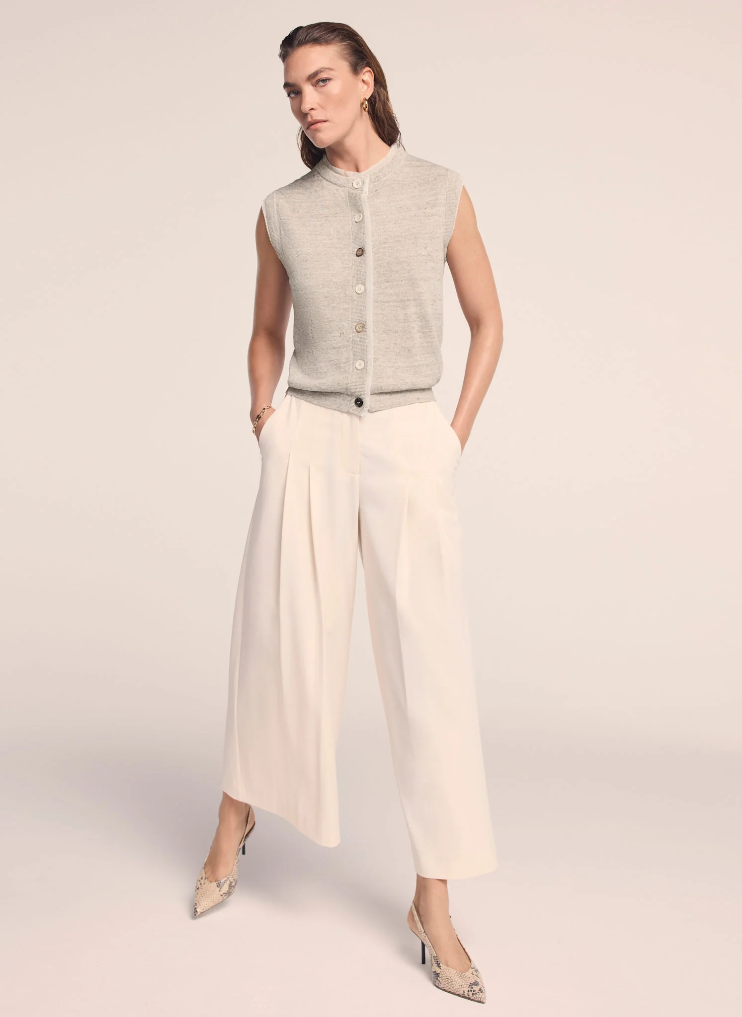 6252-neutral-linen-blend-sleeveless-top-3.webp Neutral Linen Blend Sleeveless Top