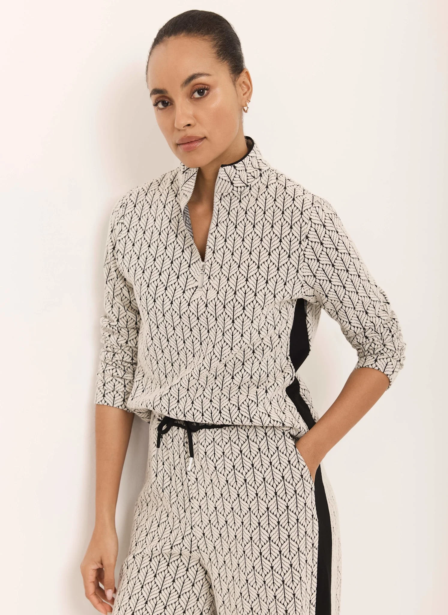 6452-black-jacquard-zip-top-1.webp Black Jacquard Zip Top