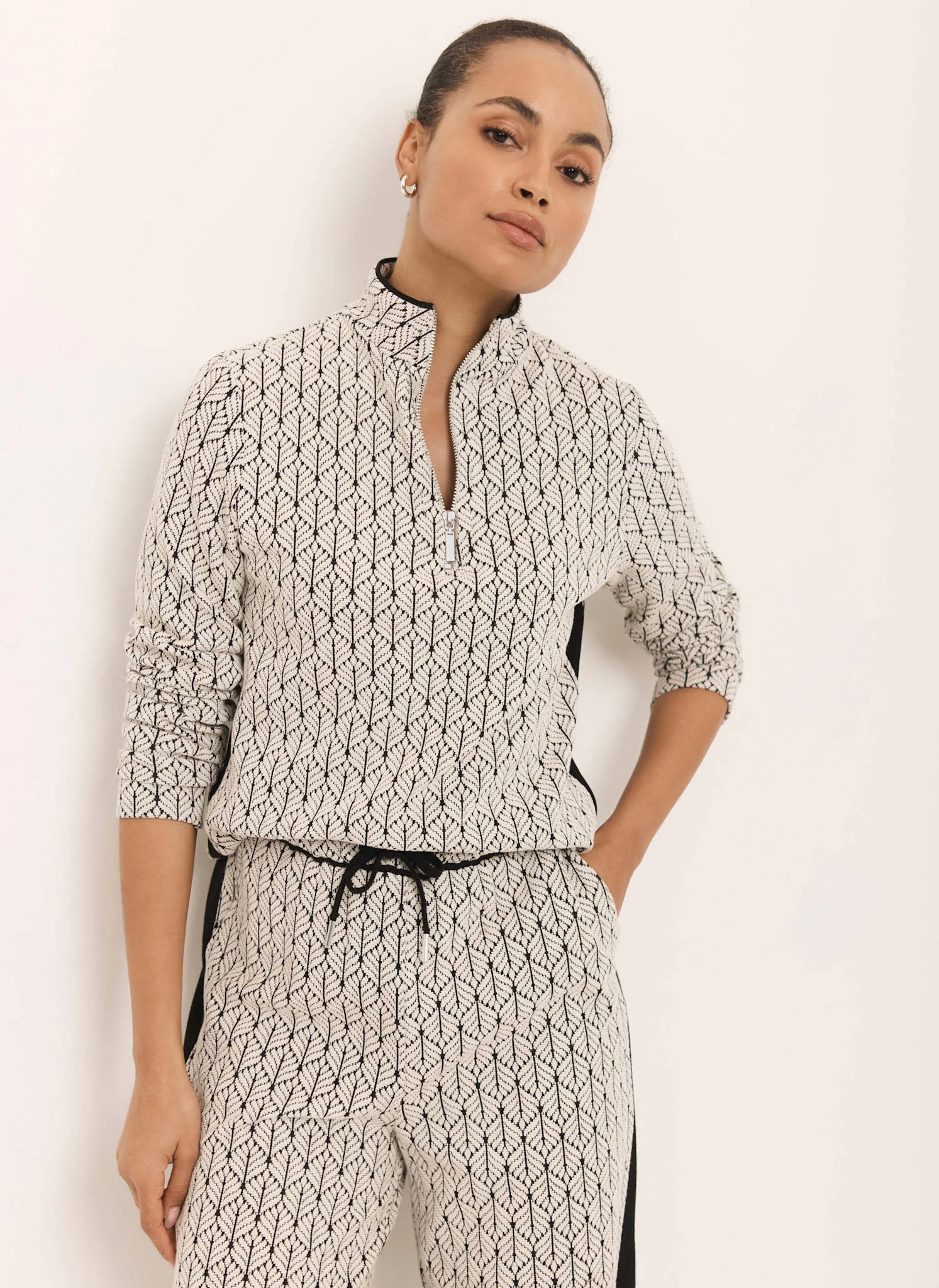 6452-black-jacquard-zip-top-4.webp Black Jacquard Zip Top