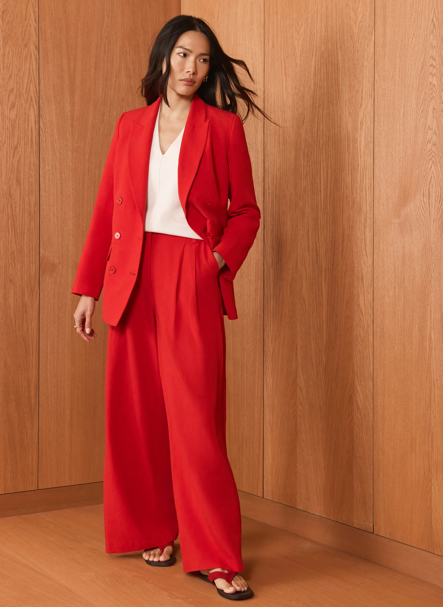 6480-red-pleated-wide-leg-trousers-2.webp Red Pleated Wide Leg Trousers