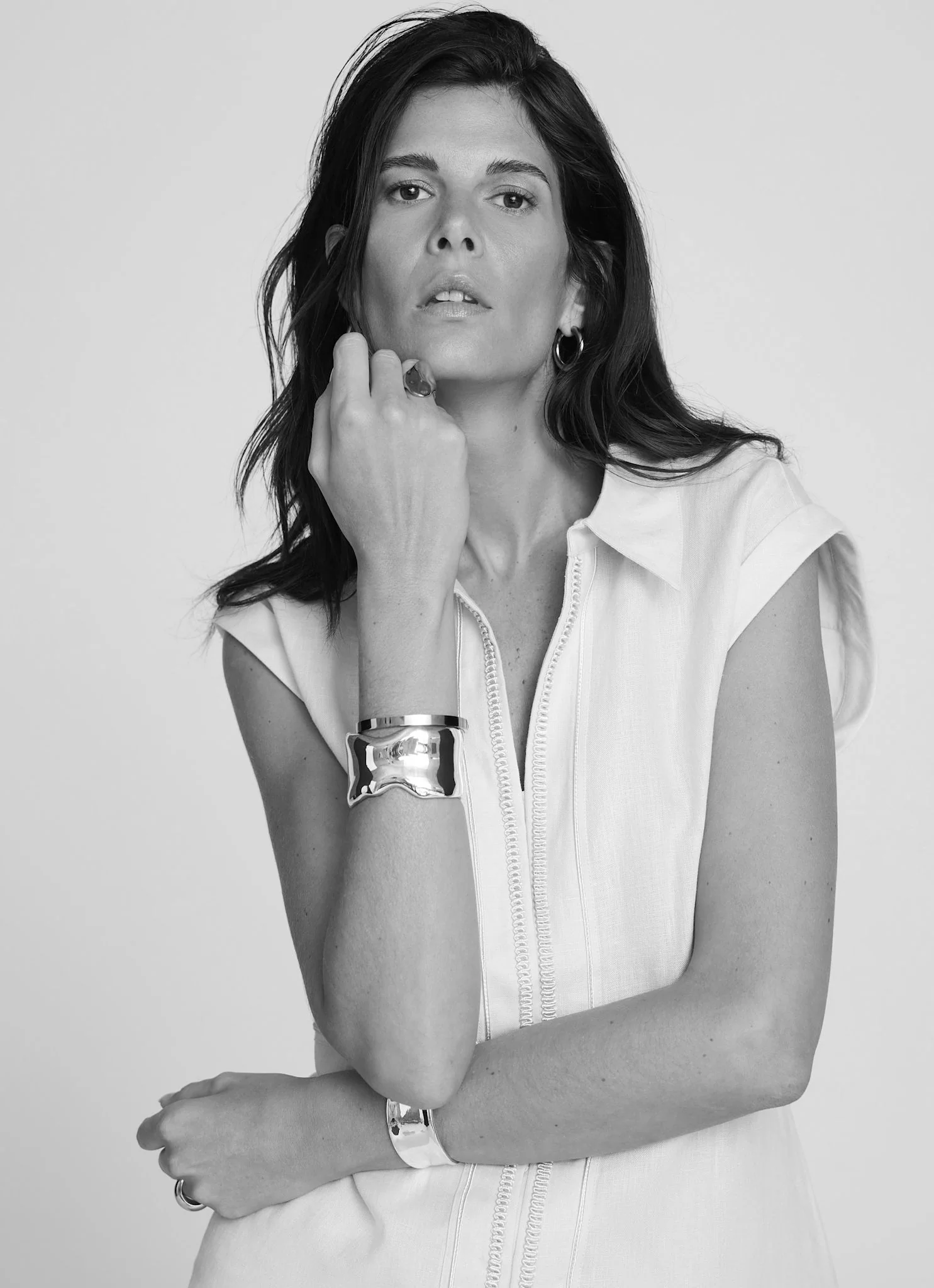 6716-white-linen-sleeveless-shirt-4.webp White Linen Sleeveless Shirt