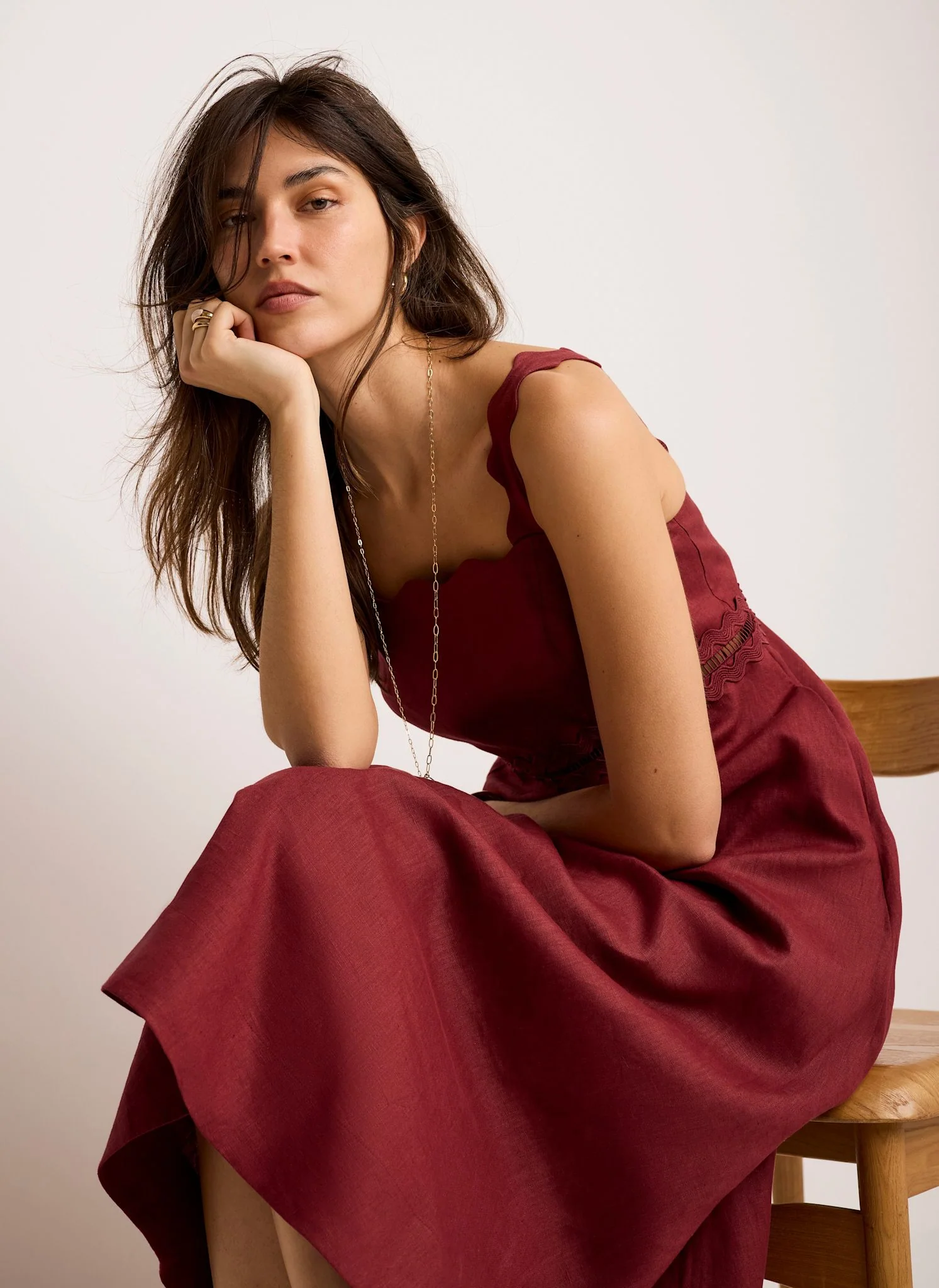 7256-burgundy-linen-scallop-trim-midi-dress-2.webp Burgundy Linen Scallop Trim Midi Dress
