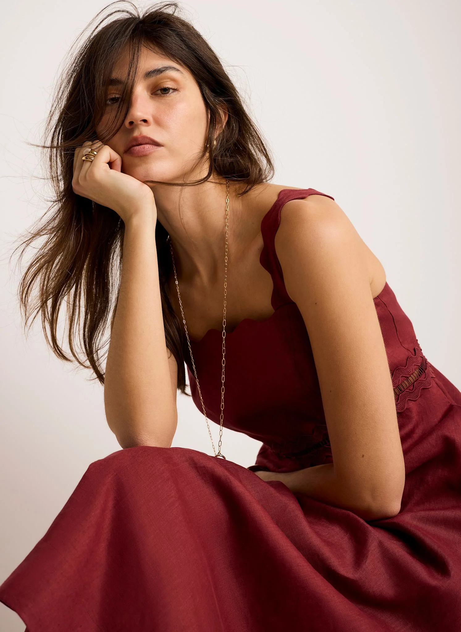 7256-burgundy-linen-scallop-trim-midi-dress-5.webp Burgundy Linen Scallop Trim Midi Dress
