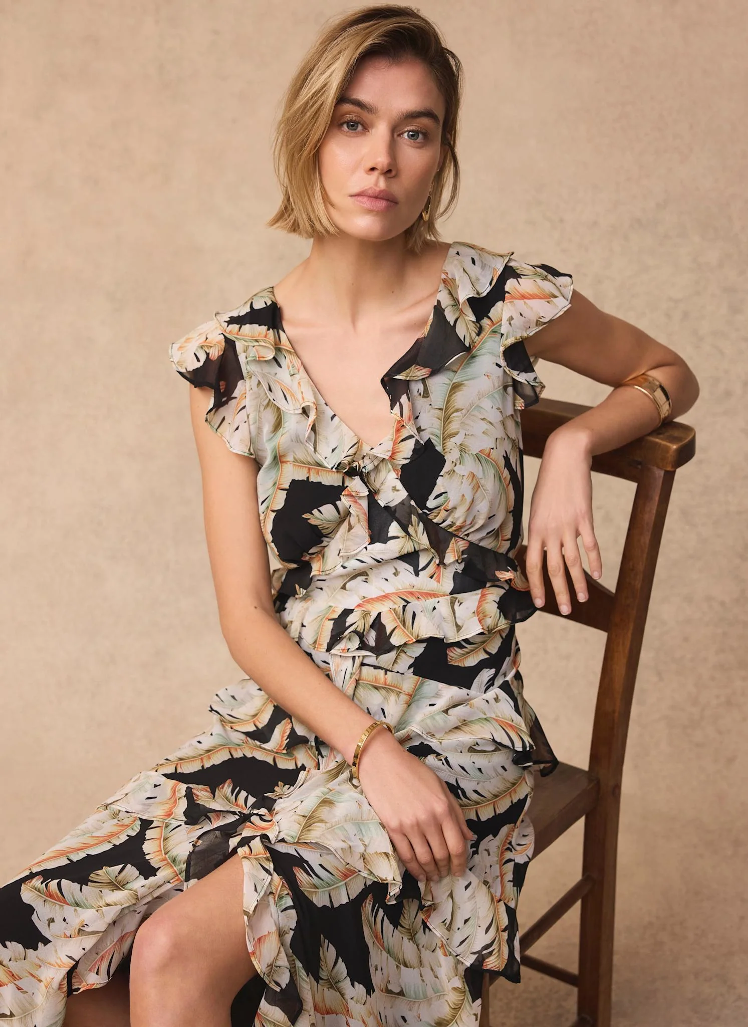 7280-black-palm-print-ruffle-midi-dress-5.webp Black Palm Print Ruffle Midi Dress